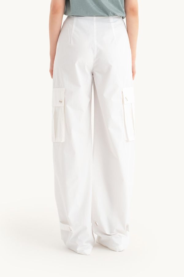 High Waist Pleated Cargo Trousers with a Pocket detail 2