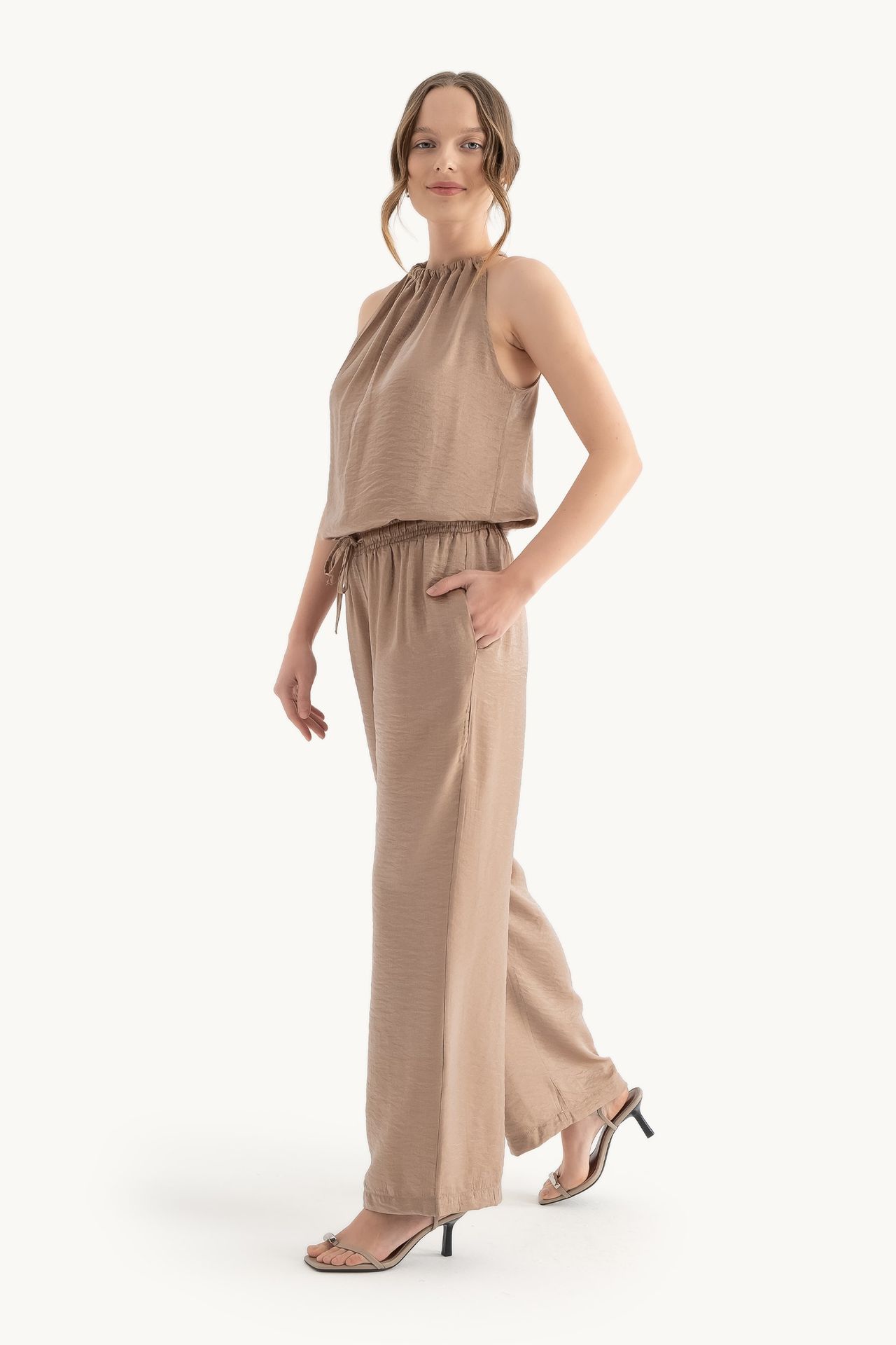 Mid Rise Drawstring Relaxed Trousers