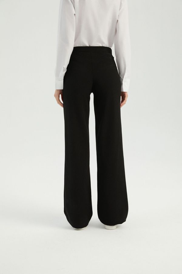 High Waist Buttoned Flare Trousers 5