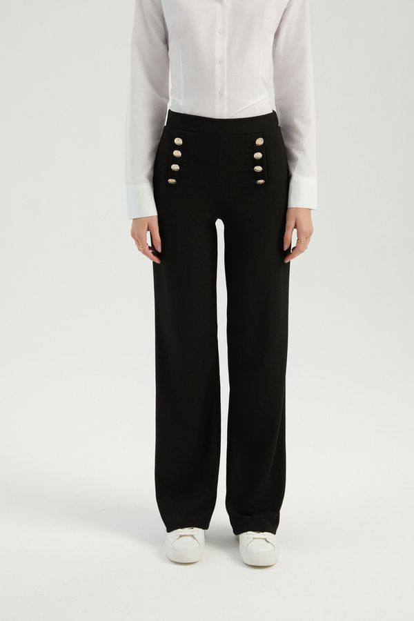 High Waist Buttoned Flare Trousers 2