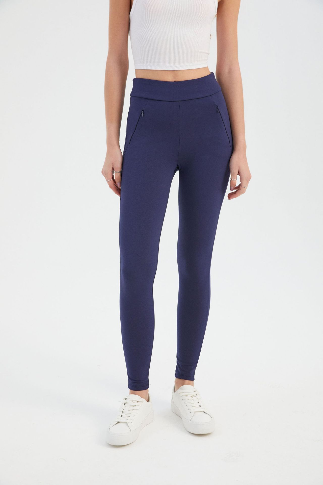 Leggings with a Pocket detail