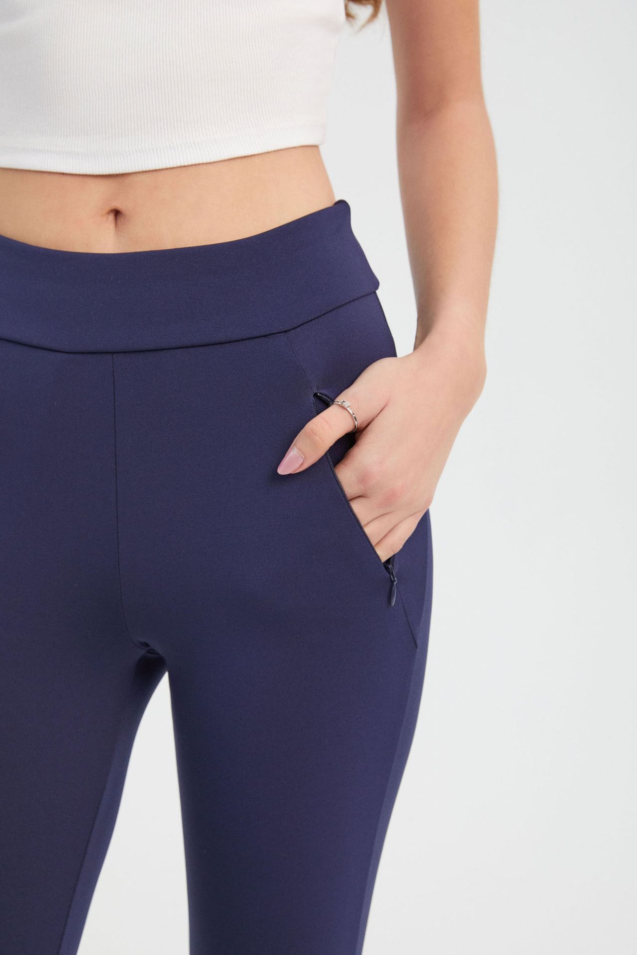 Leggings with a Pocket detail