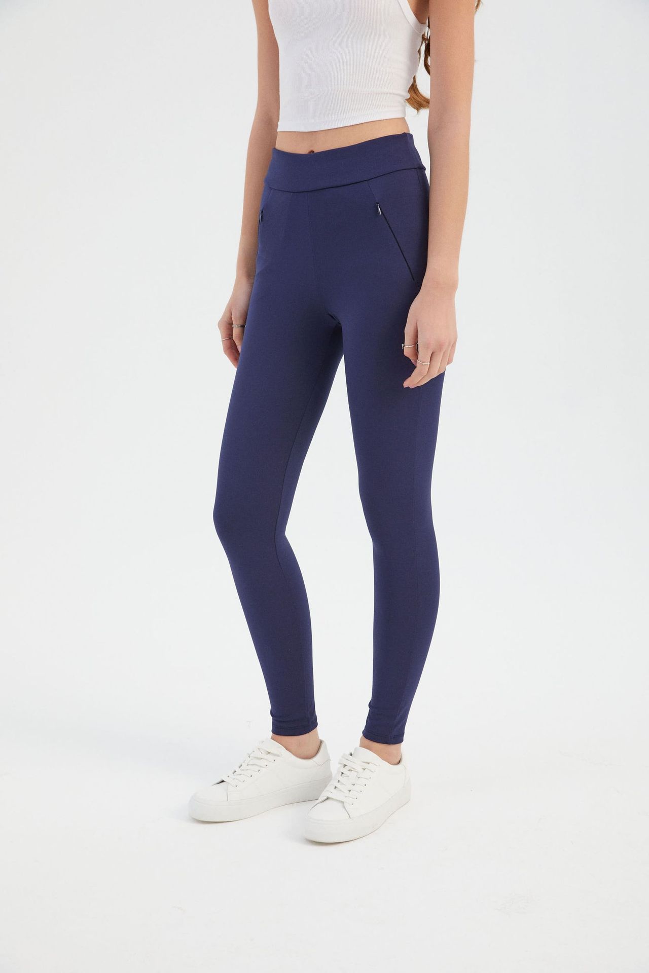 Leggings with a Pocket detail