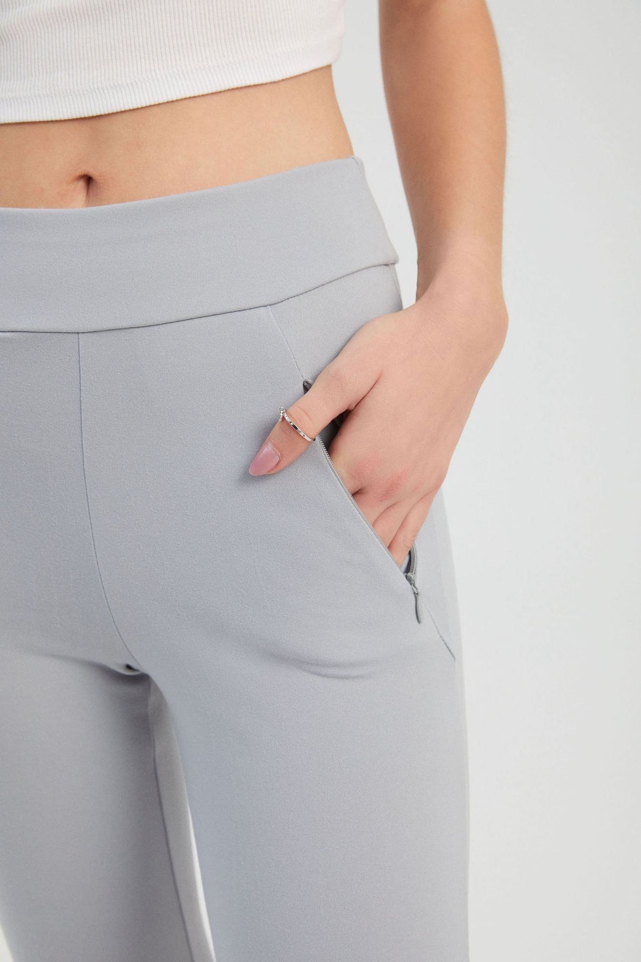 Leggings with a Pocket detail