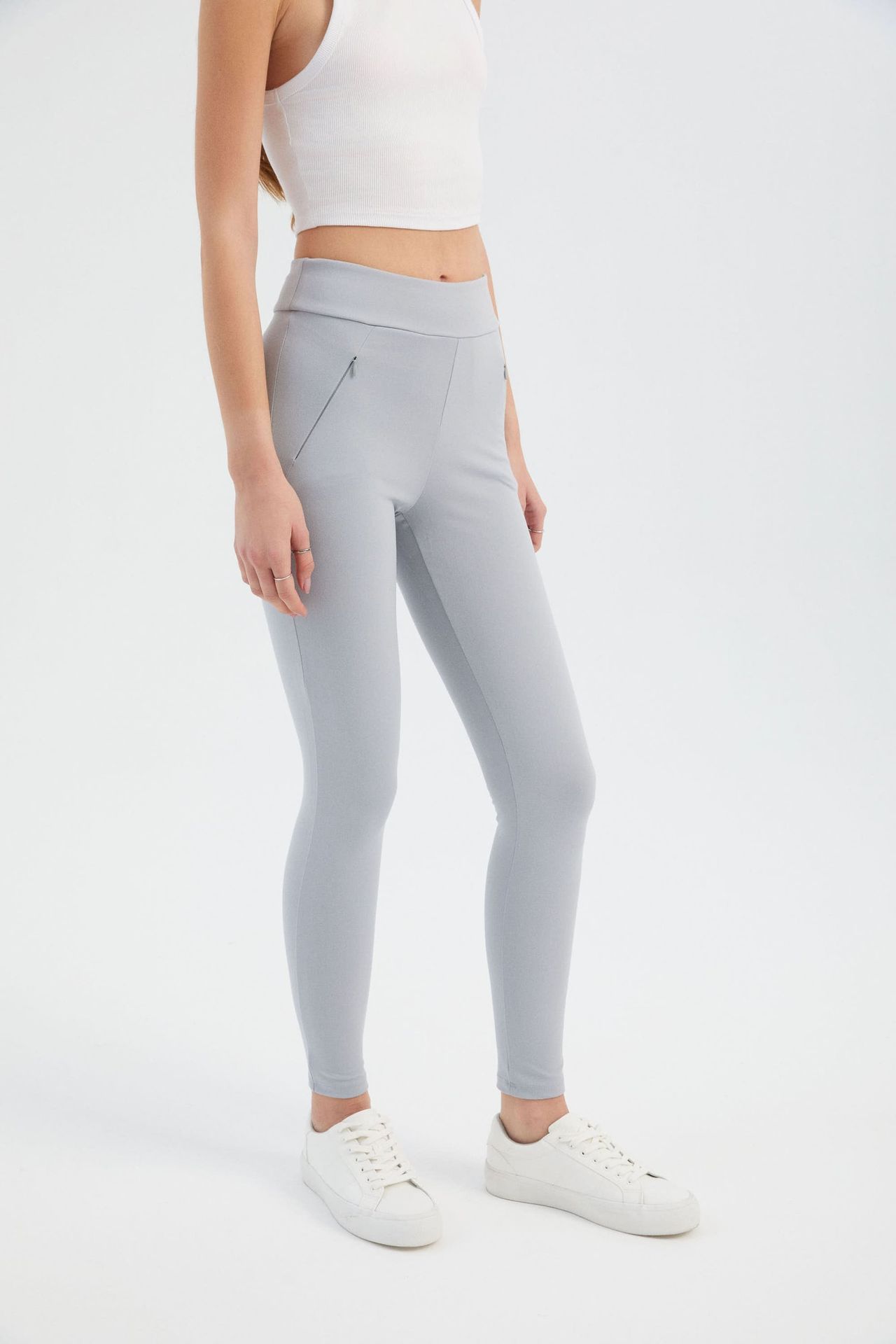 Leggings with a Pocket detail