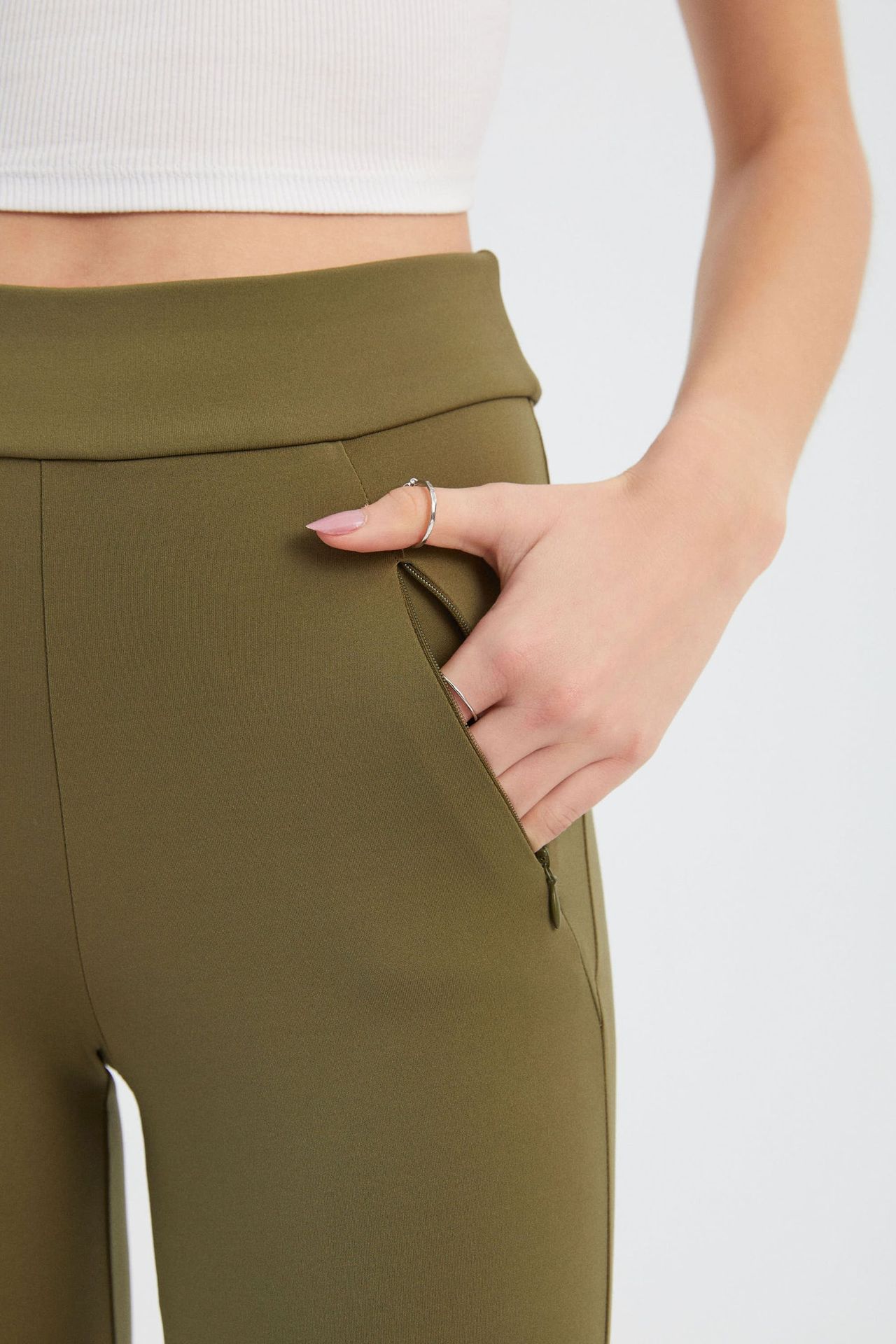 Leggings with a Pocket detail