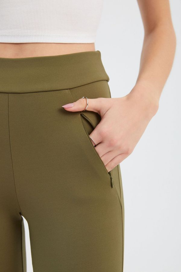 Leggings with a Pocket detail 4