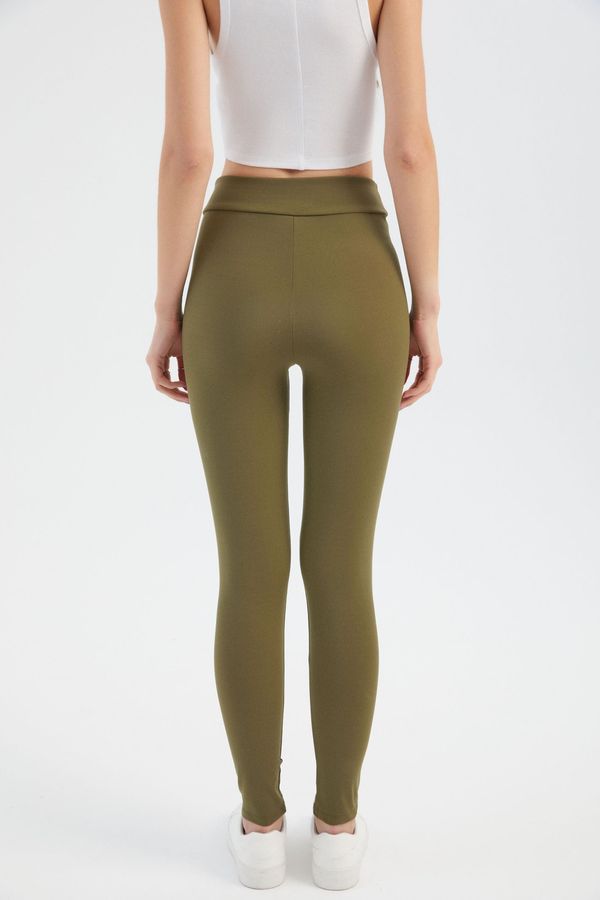 Leggings with a Pocket detail 5