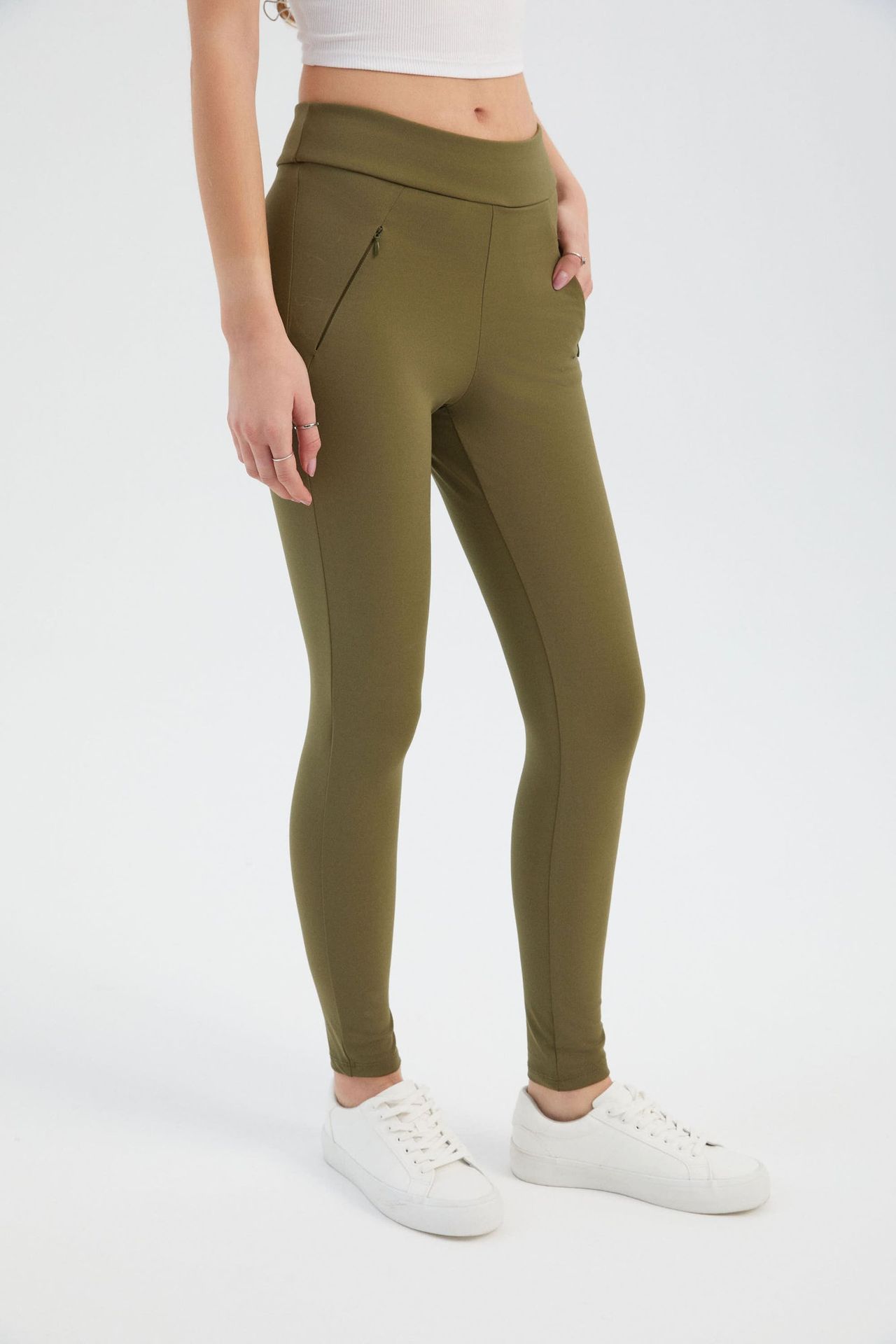 Leggings with a Pocket detail