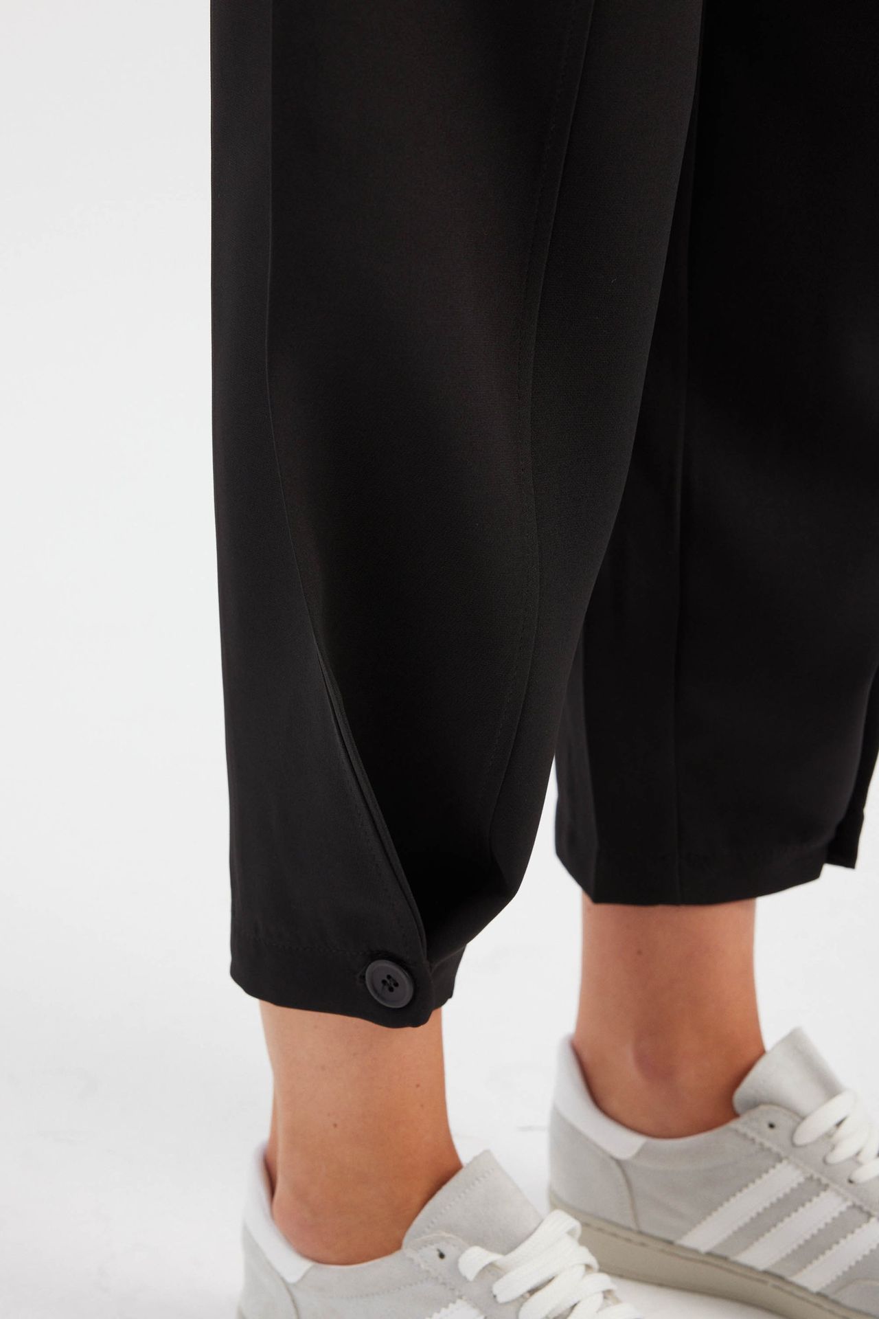 High Waist Carrot fit Trousers
