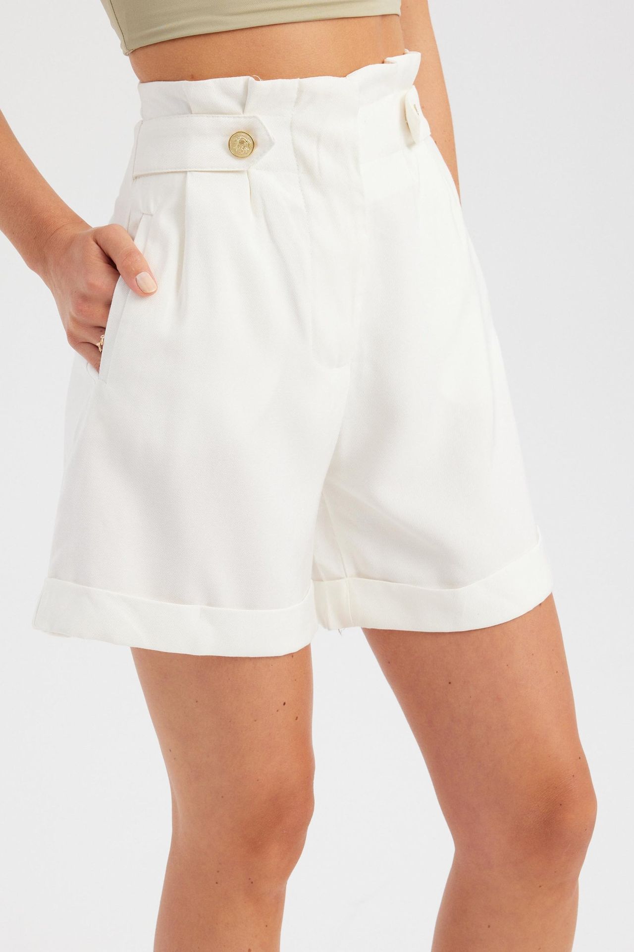 Woven High Waist Buttoned Shorts