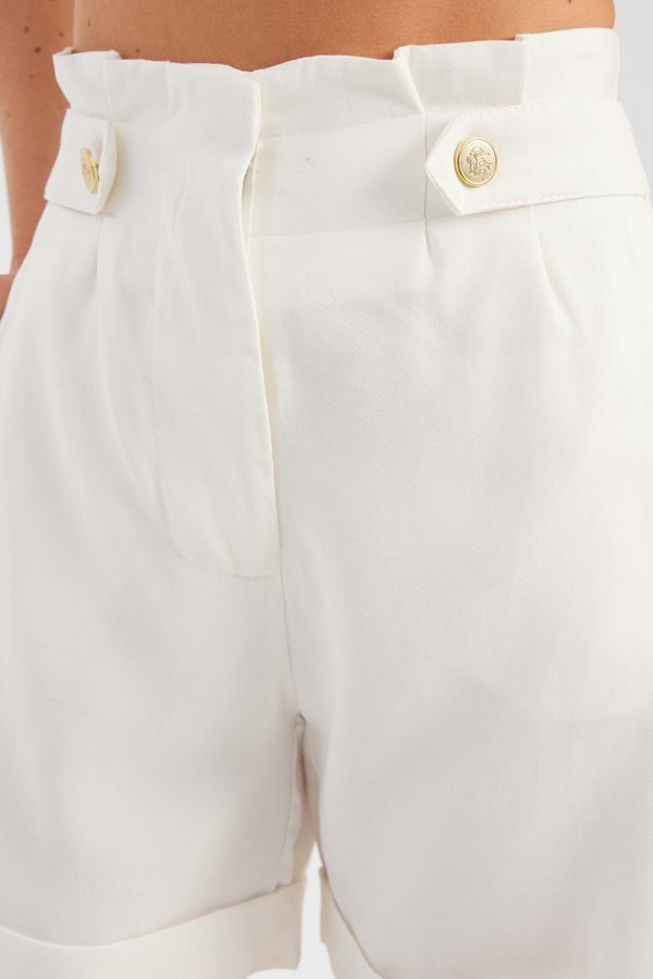 Woven High Waist Buttoned Shorts 6