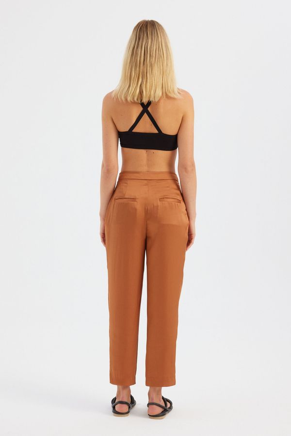 High Waist Drawstring Pleated Carrot fit Trousers 4