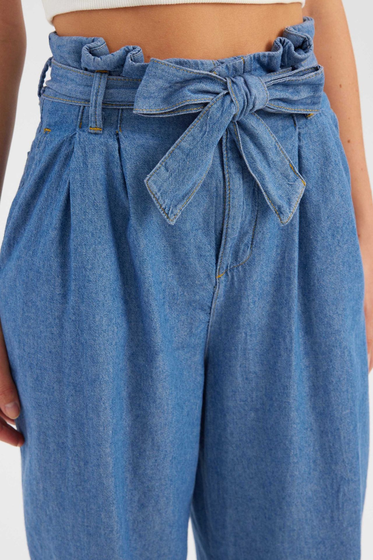High Waist Wide Leg Jeans with a Ribbon Belt