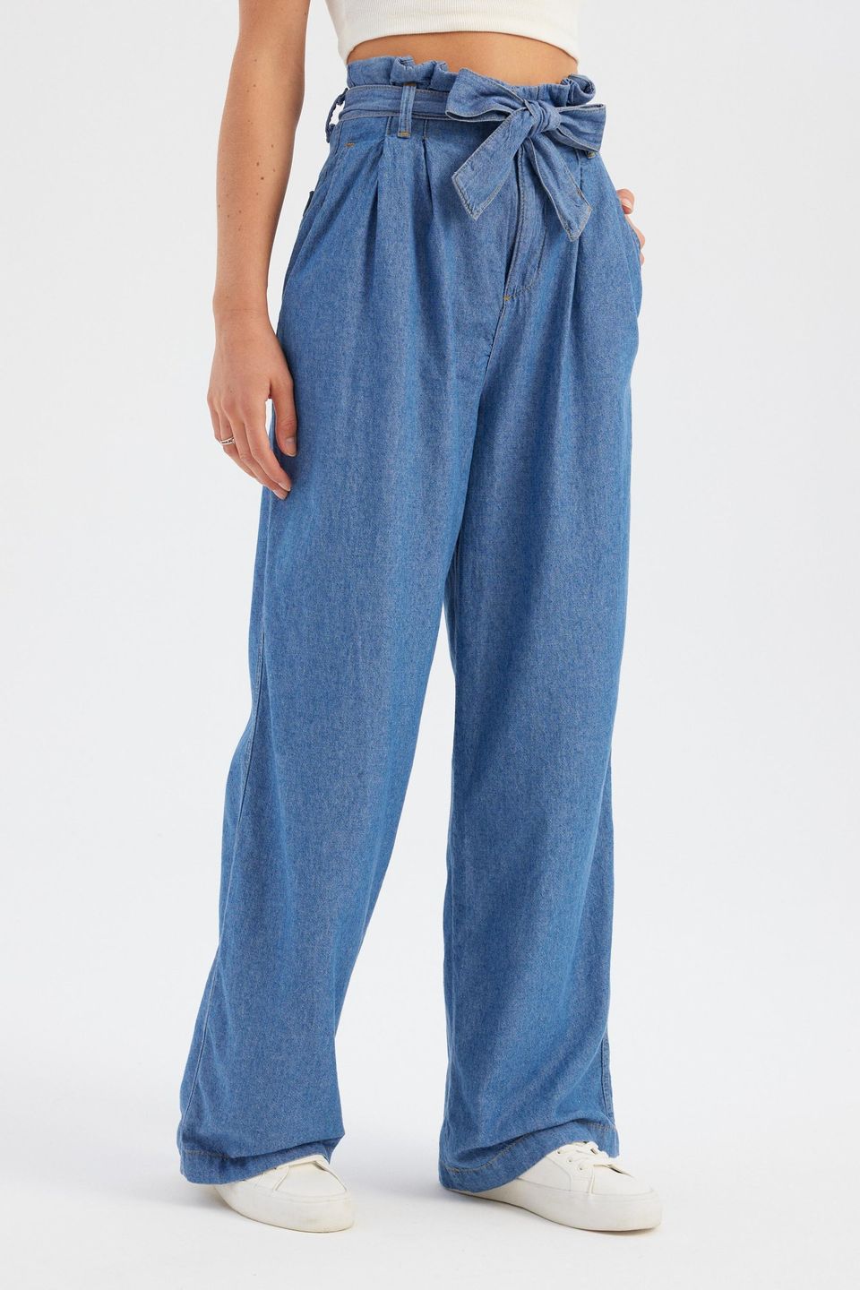 High Waist Wide Leg Jeans with a Ribbon Belt