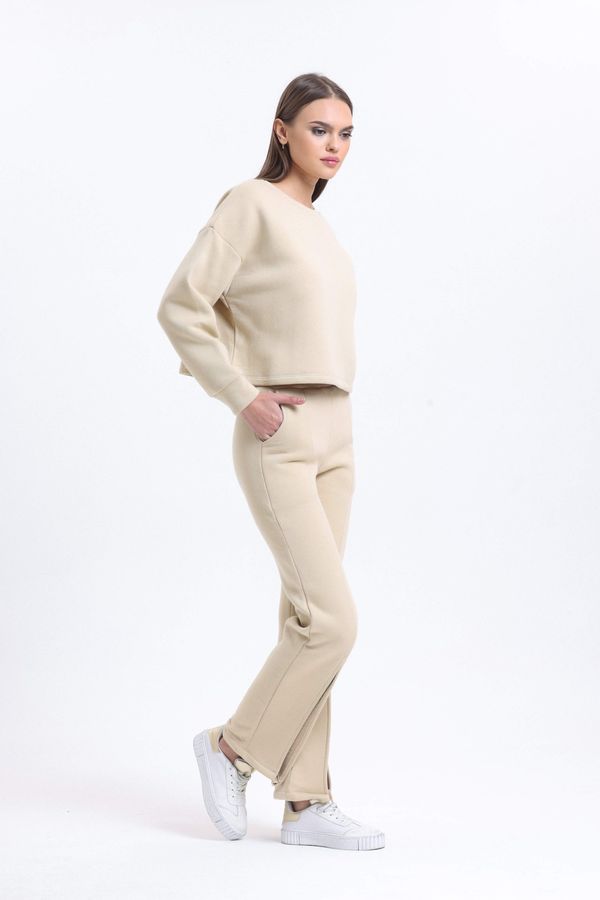 2 Pieces: Round Neck Basic Sweatshirt & High Waist Slit Sweatpant 2