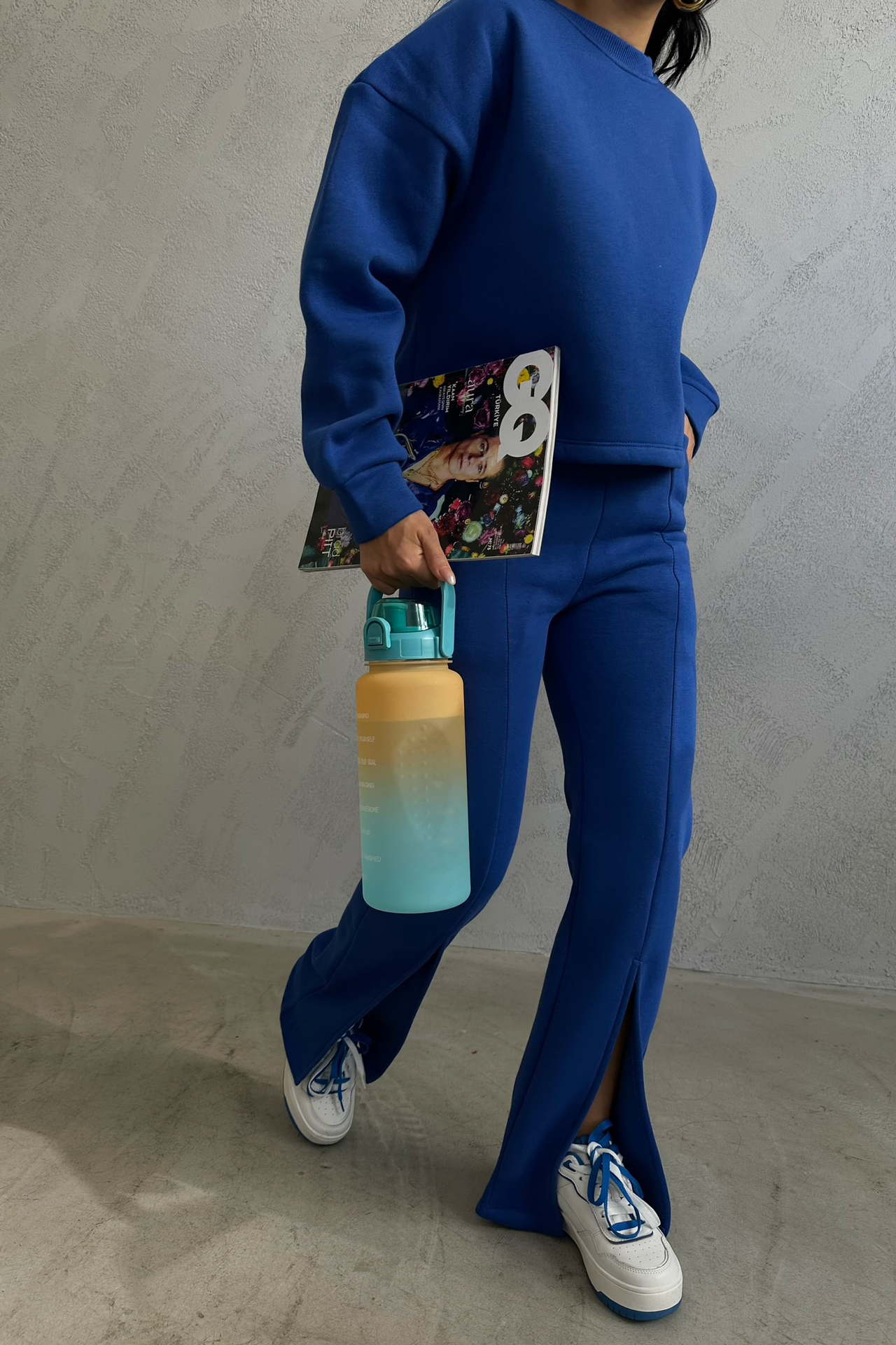 2 Pieces: Round Neck Basic Sweatshirt & High Waist Slit Sweatpant
