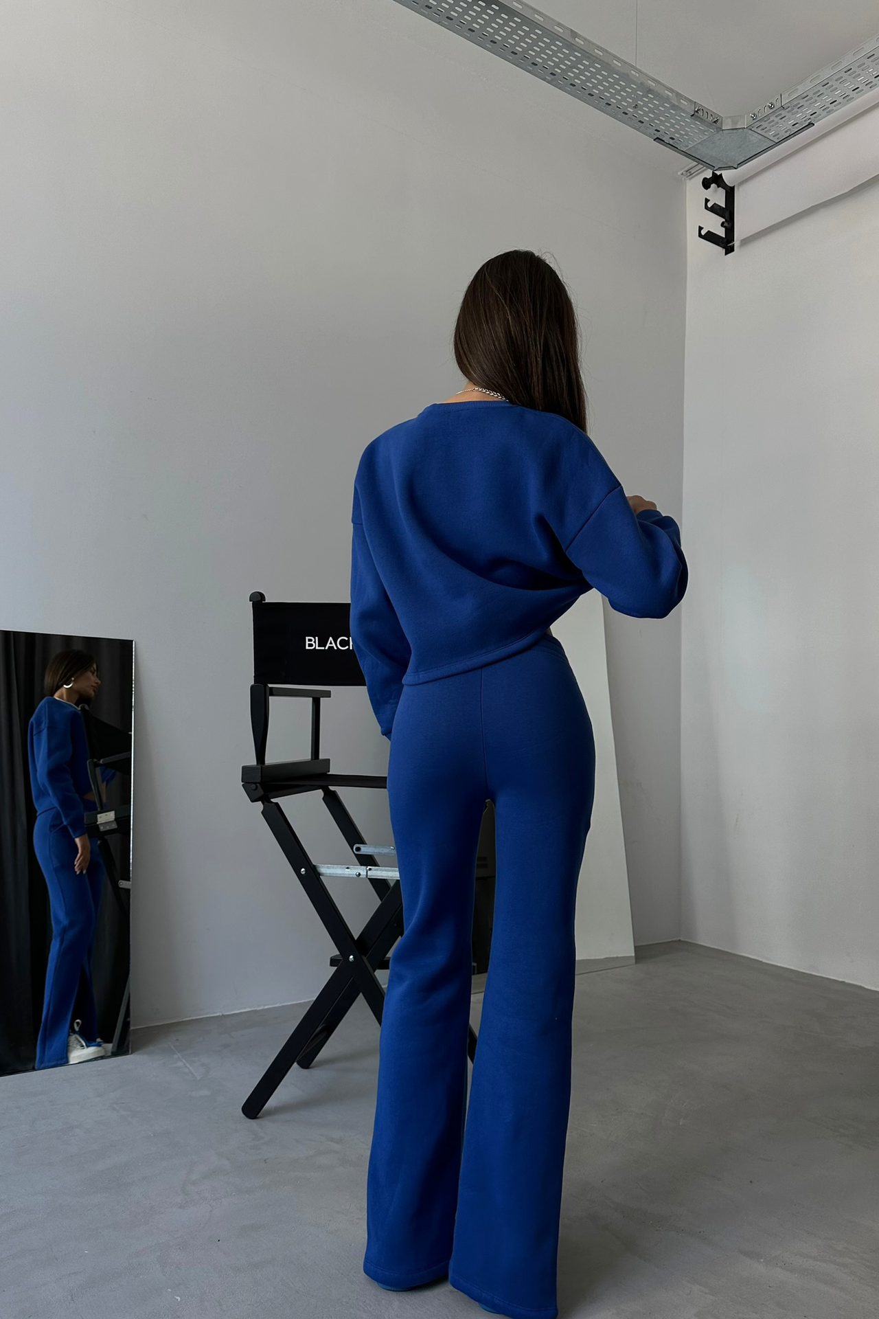 2 Pieces: Round Neck Basic Sweatshirt & High Waist Slit Sweatpant
