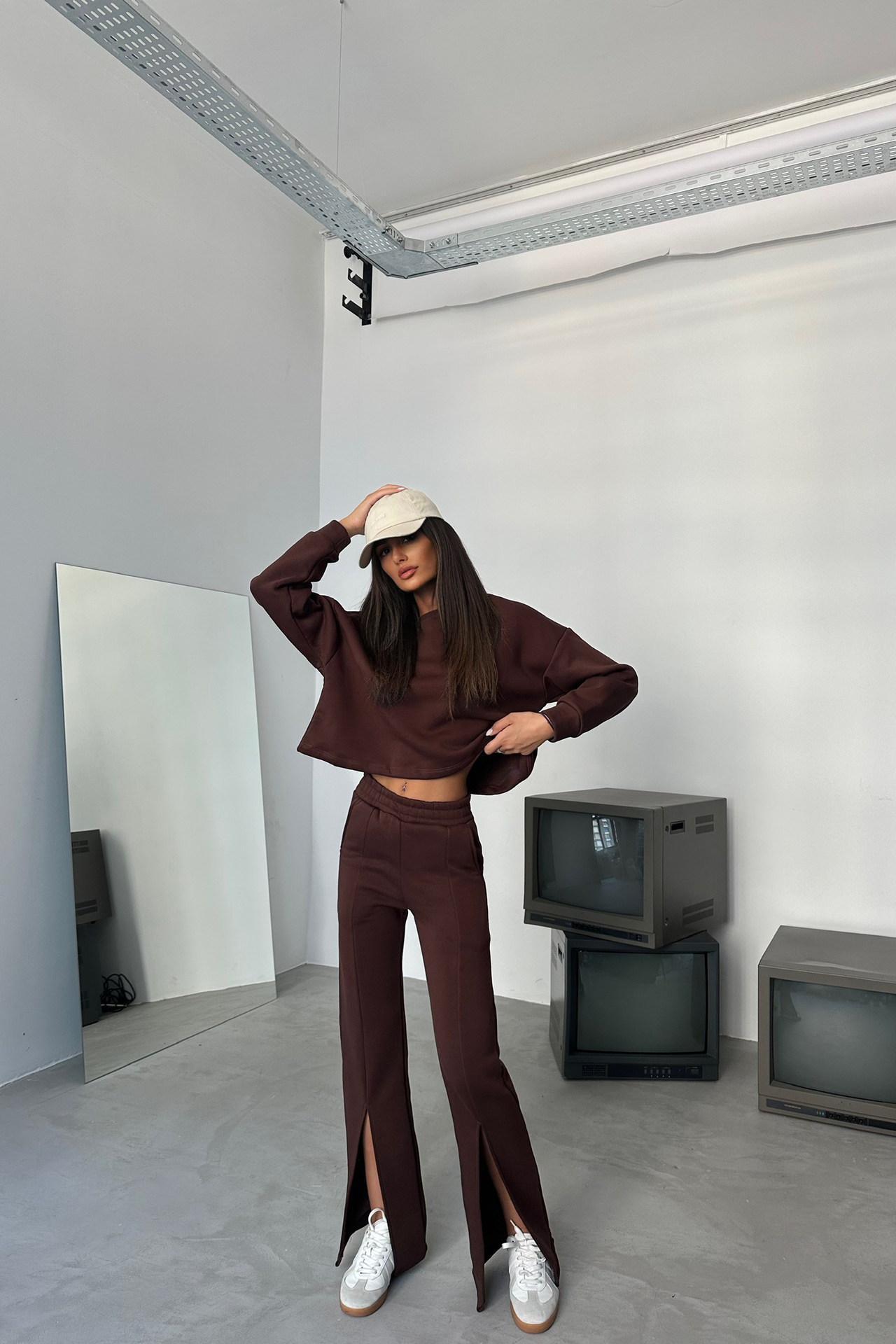 2 Pieces: Round Neck Basic Sweatshirt & High Waist Slit Sweatpant