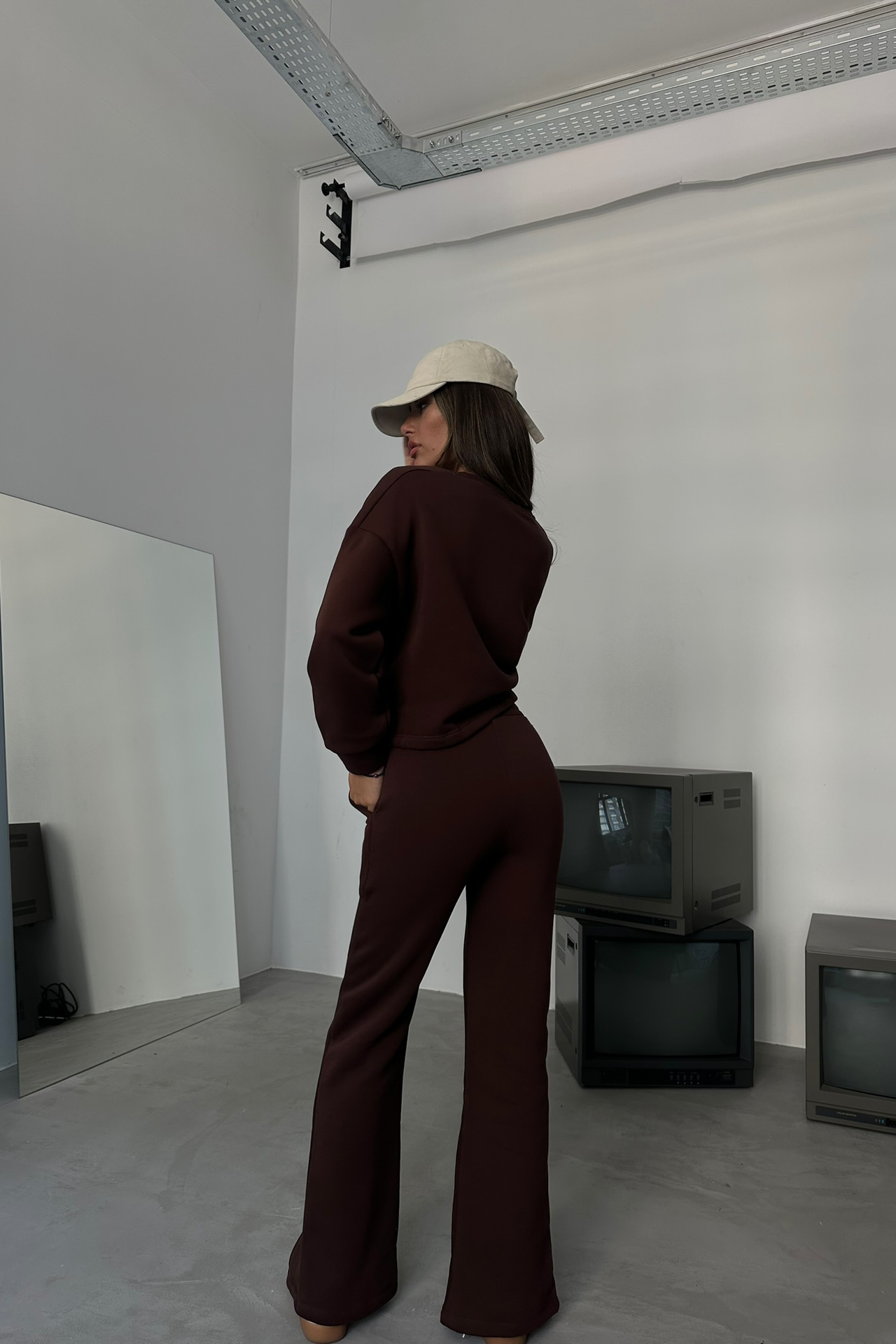 2 Pieces: Round Neck Basic Sweatshirt & High Waist Slit Sweatpant