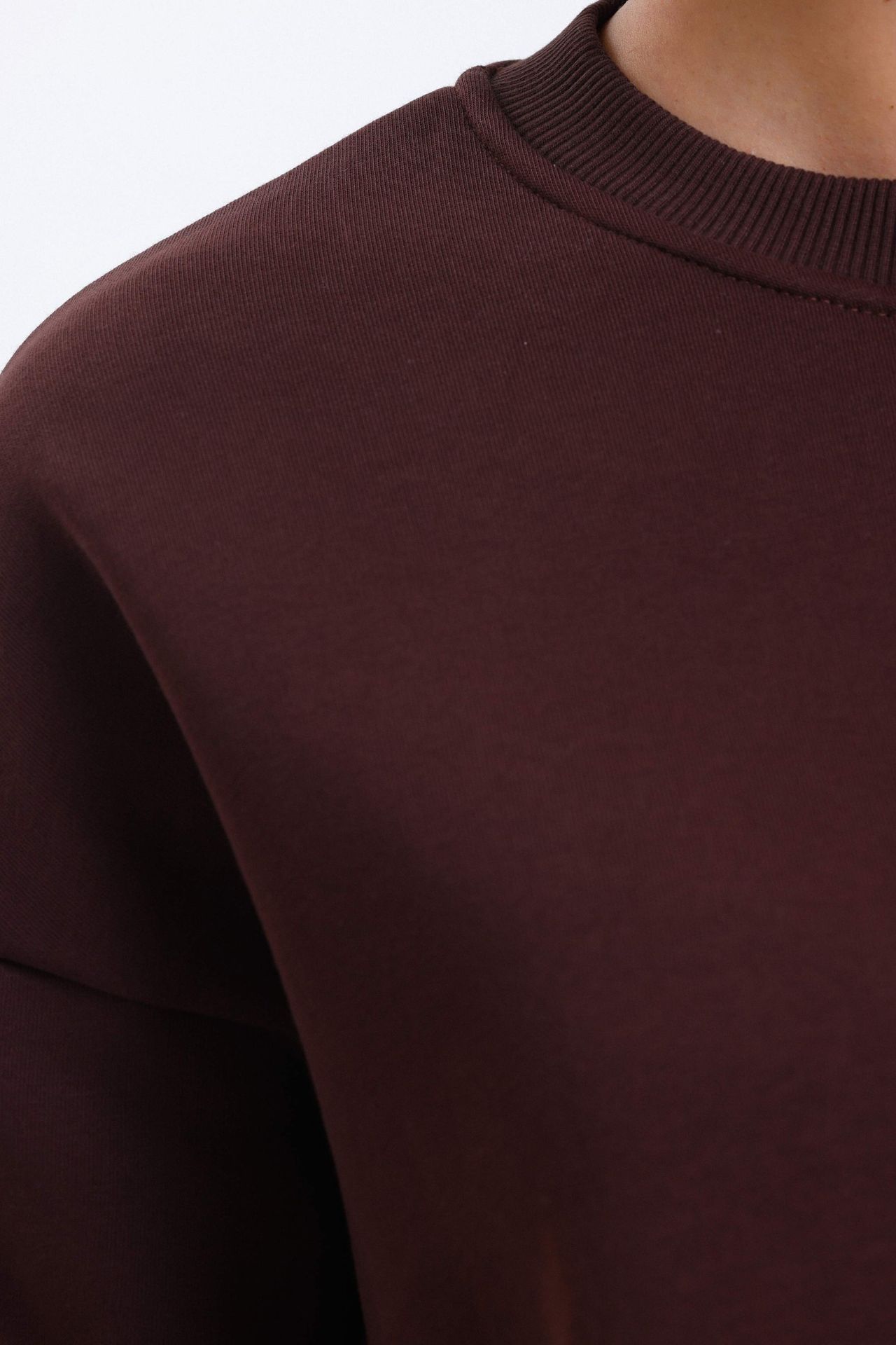 2 Pieces: Round Neck Basic Sweatshirt & High Waist Slit Sweatpant
