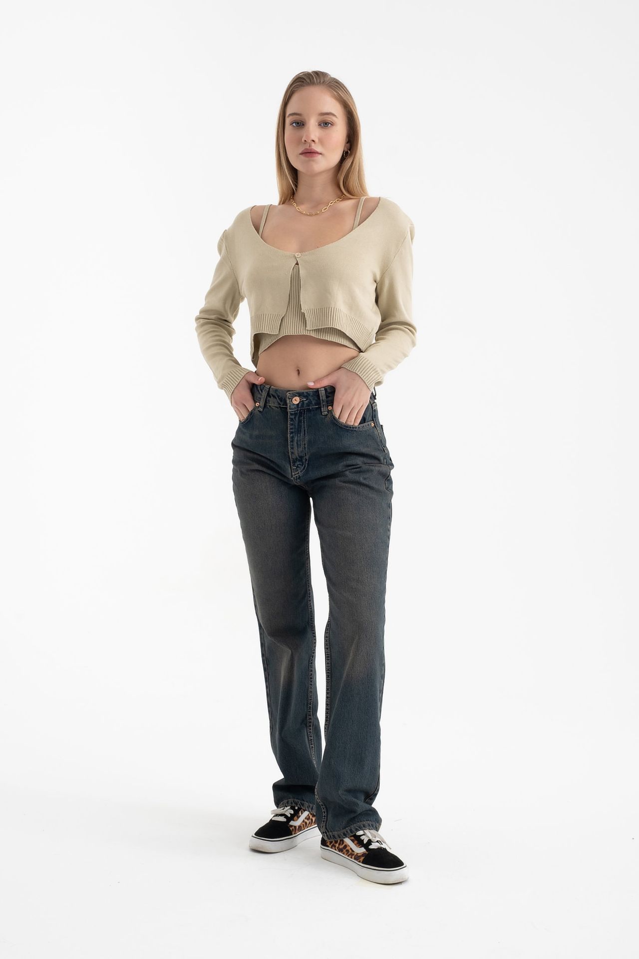2 Pieces: Scoop Neck Knitted Buttoned Cropped Cardigan & Sleeveless Crop Top