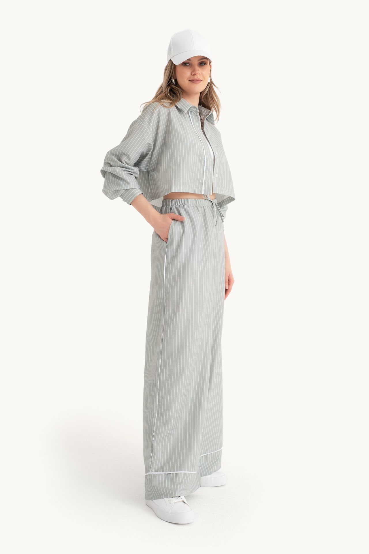 2 Pieces: Striped Pocket Cropped Shirt & Striped High Waist Drawstring Super Wide Leg Trousers