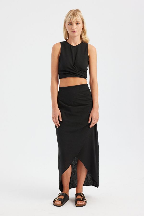 2 Parça: Bisiklet Yaka Kıvrımlı Crop Top & Yüksek Bel Yırtmaçlı Maxi Etek 1