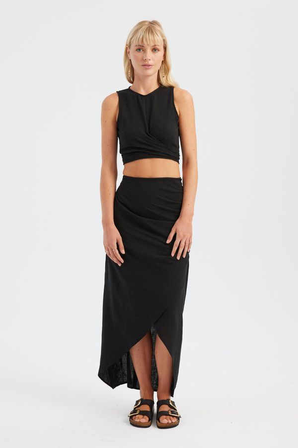 2 Parça: Bisiklet Yaka Kıvrımlı Crop Top & Yüksek Bel Yırtmaçlı Maxi Etek 3