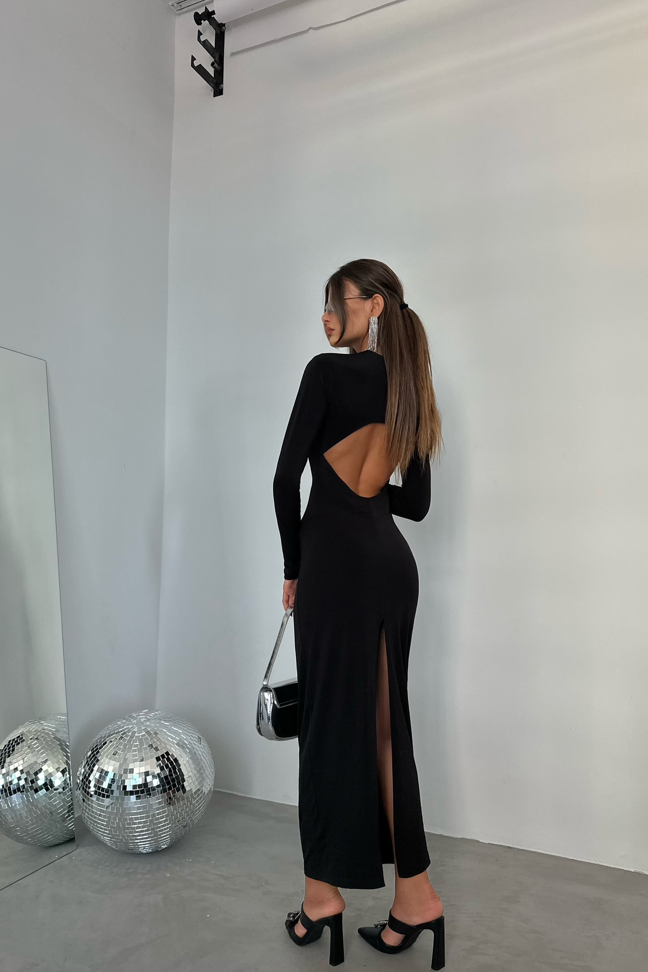 Round Neck Back Cut Out Slit Long Sleeve Maxi Dress