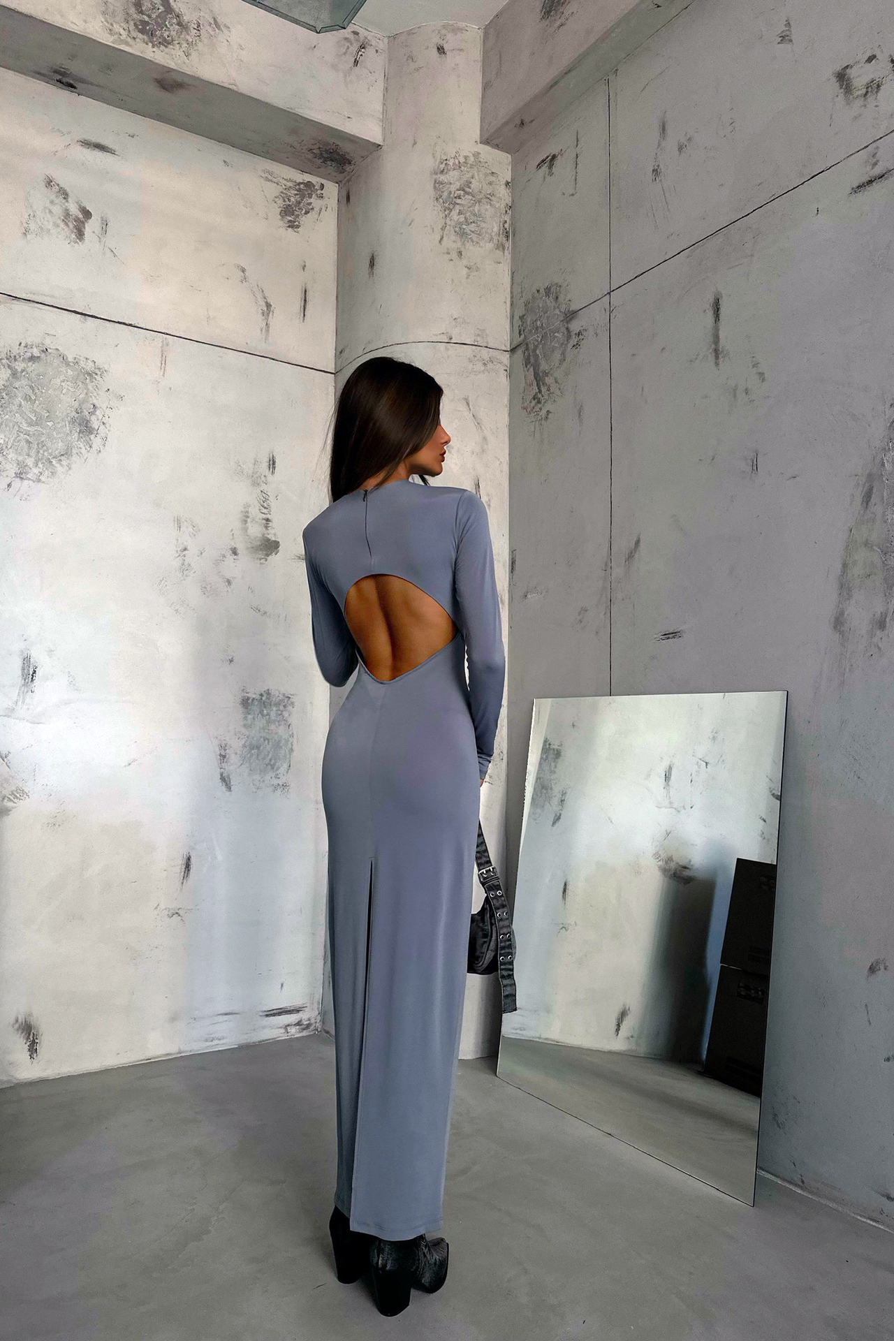 Round Neck Back Cut Out Slit Long Sleeve Maxi Dress