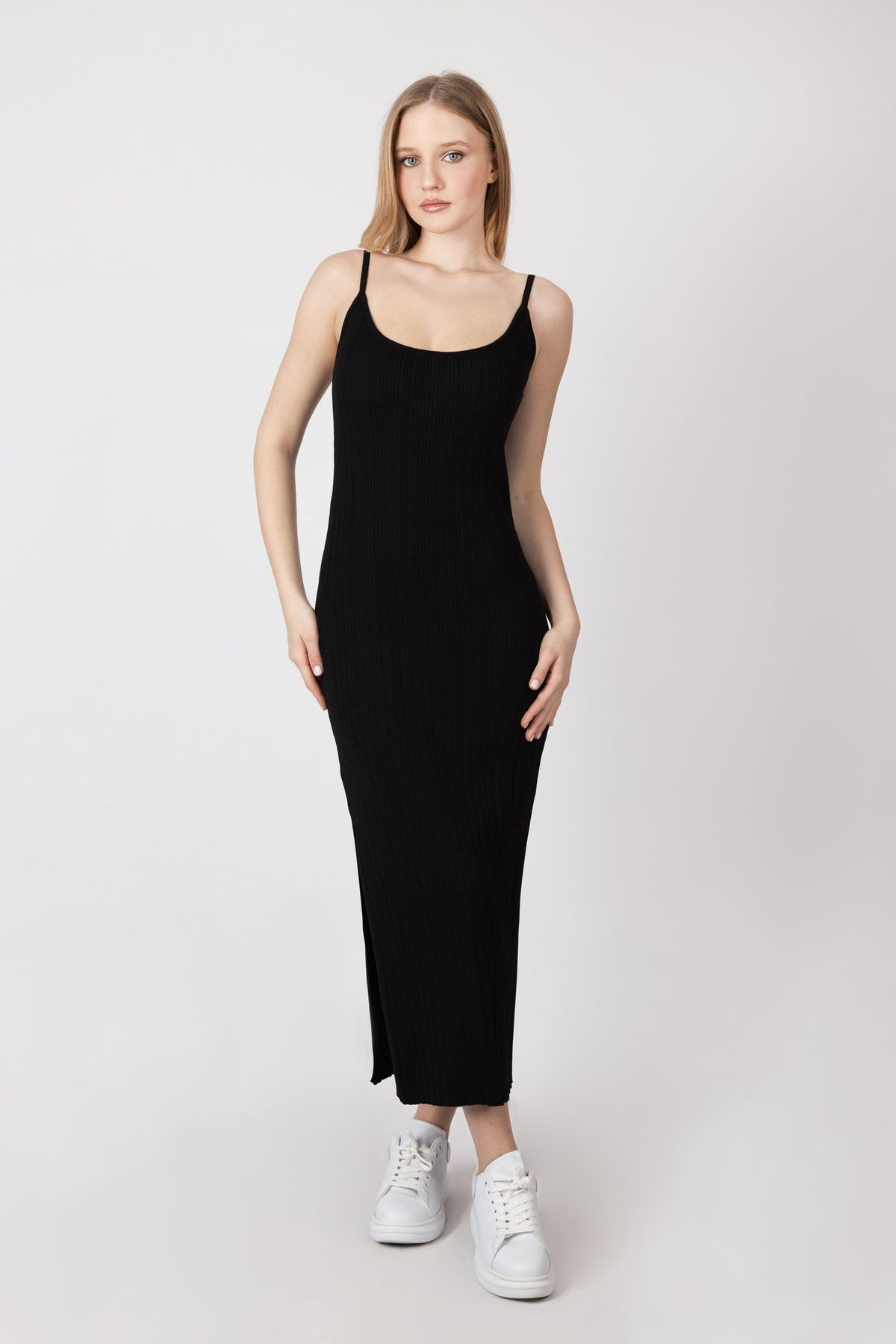 Knitted Scoop Neck Strappy Maxi Dress