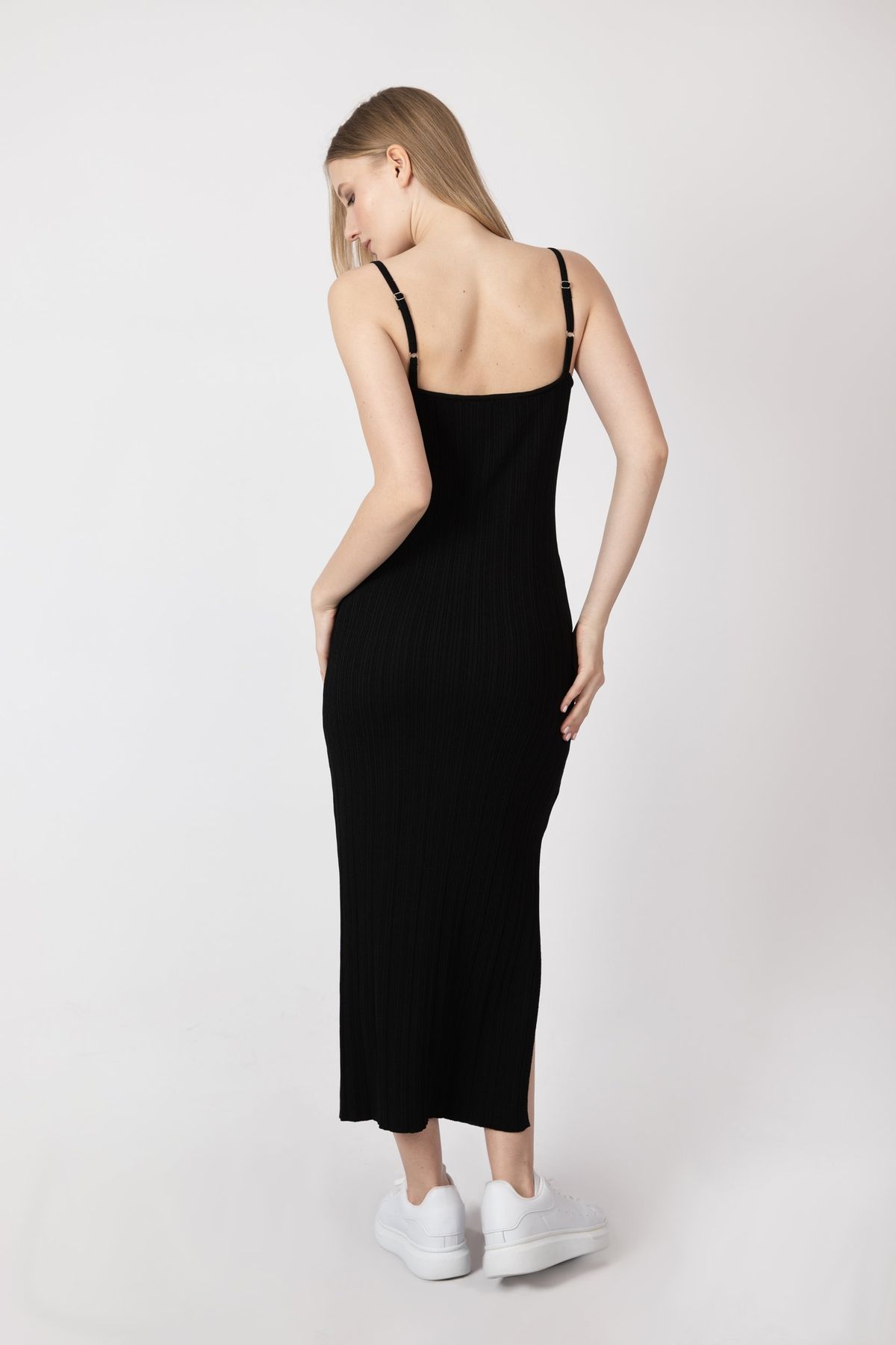 Knitted Scoop Neck Strappy Maxi Dress
