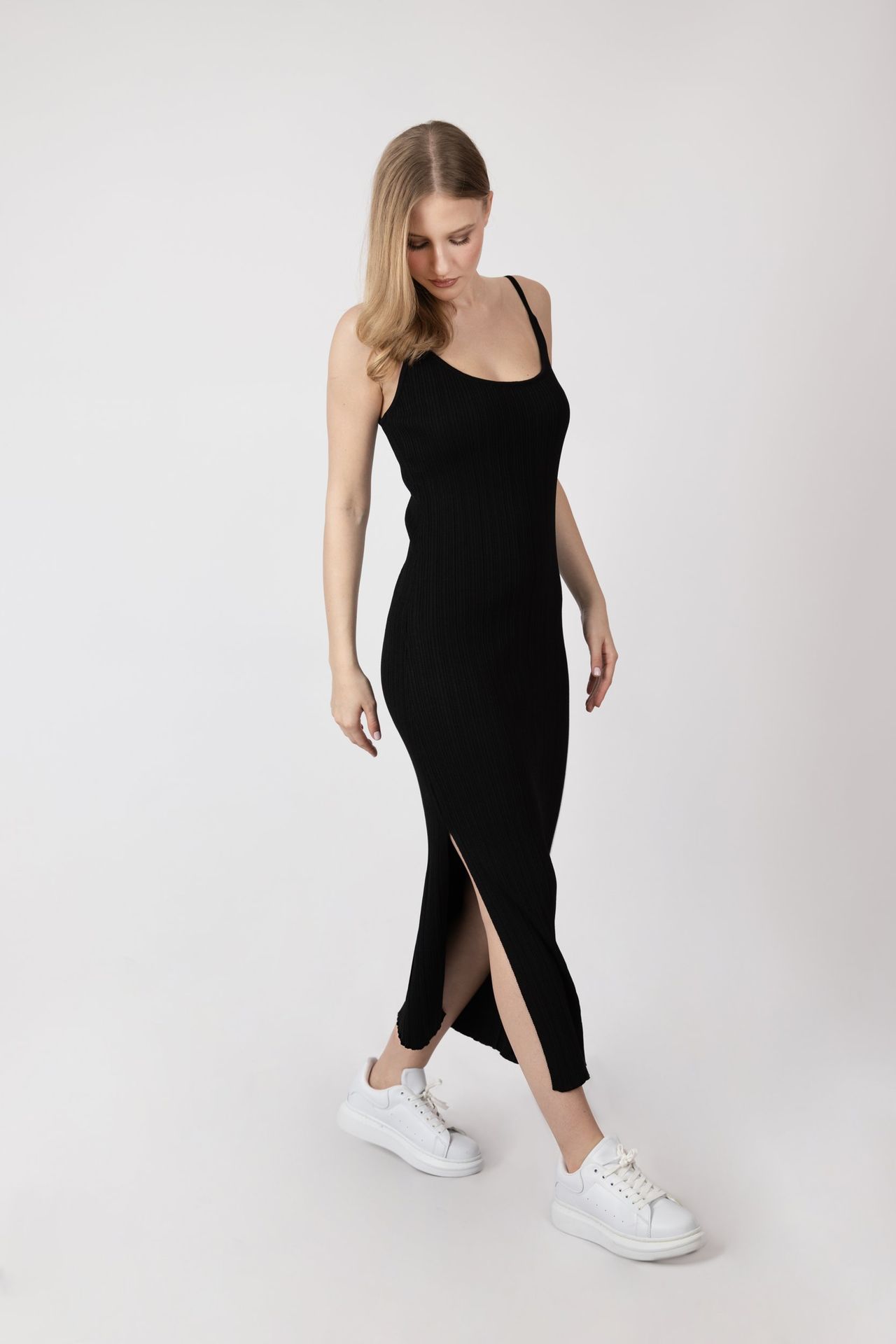 Knitted Scoop Neck Strappy Maxi Dress