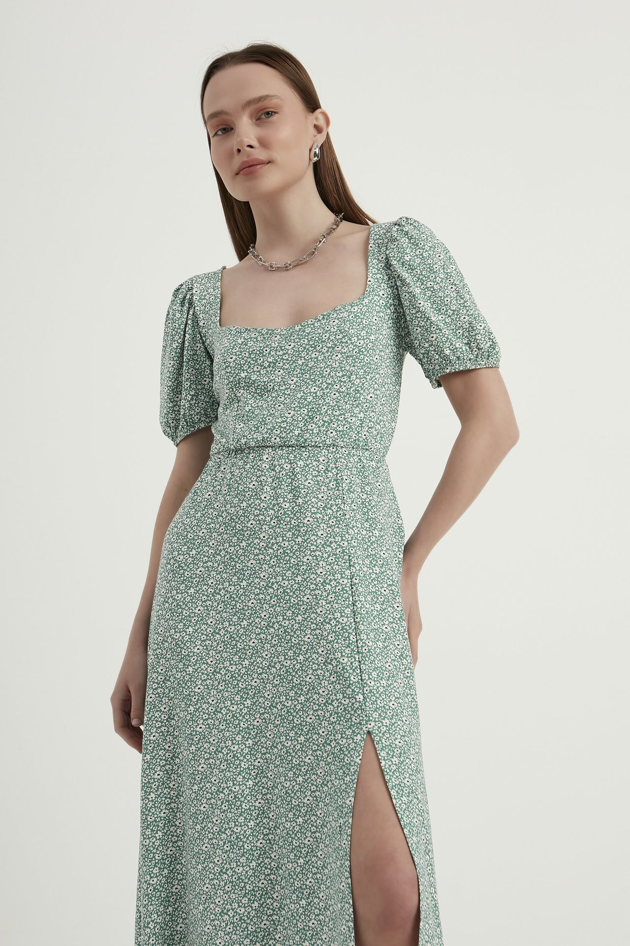 Floral Scoop Neck Balloon Sleeves Midi Dress