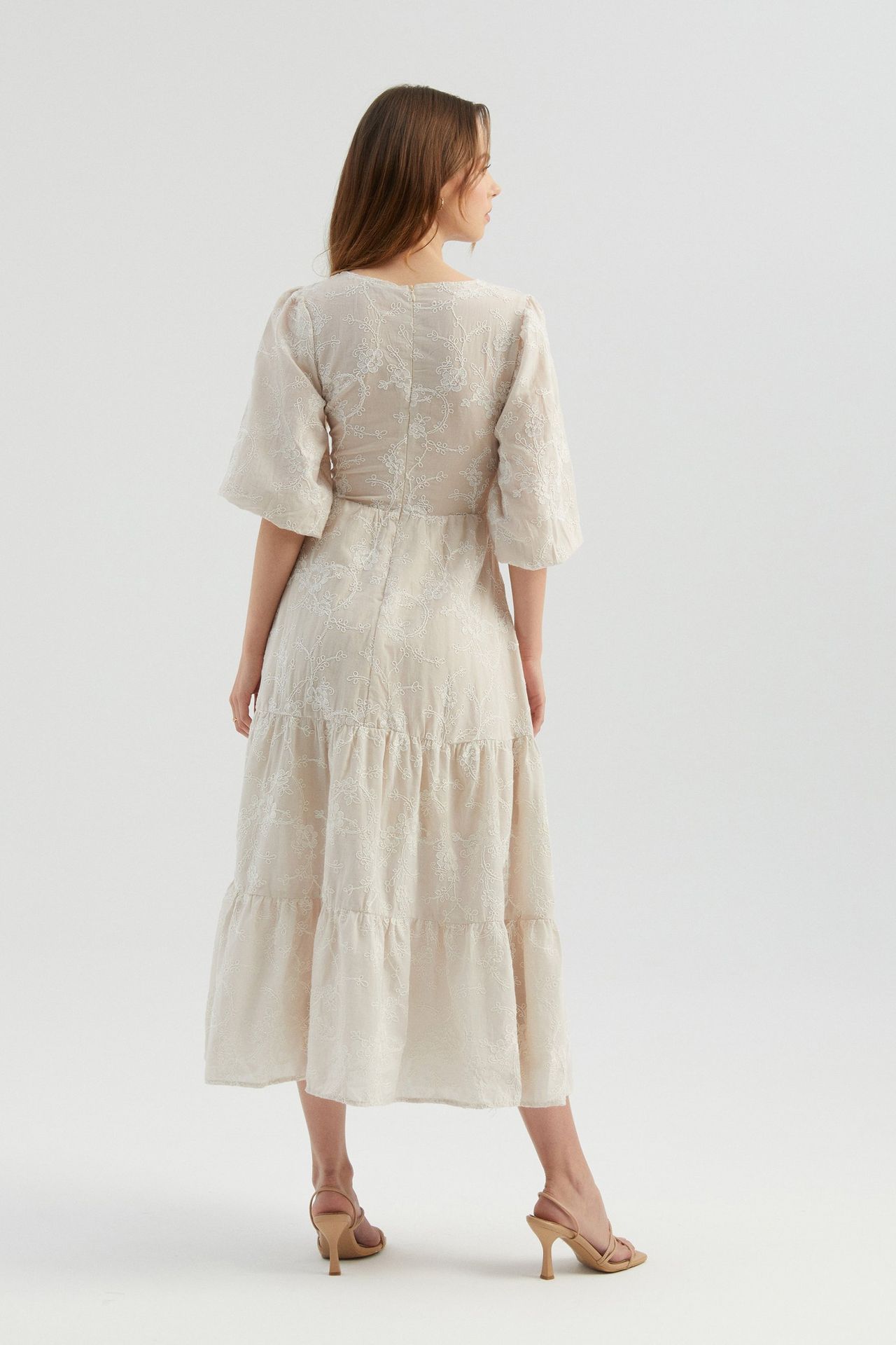 Embroidered Sweetheart Neck Tiered Maxi Dress with a Puff Sleeves