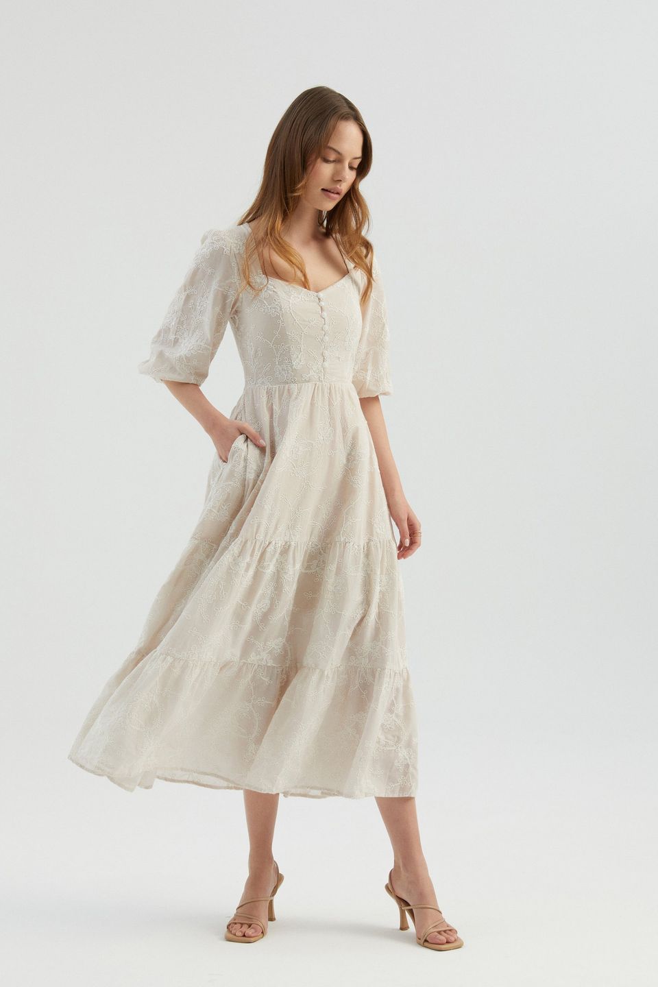 Embroidered Sweetheart Neck Tiered Maxi Dress with a Puff Sleeves