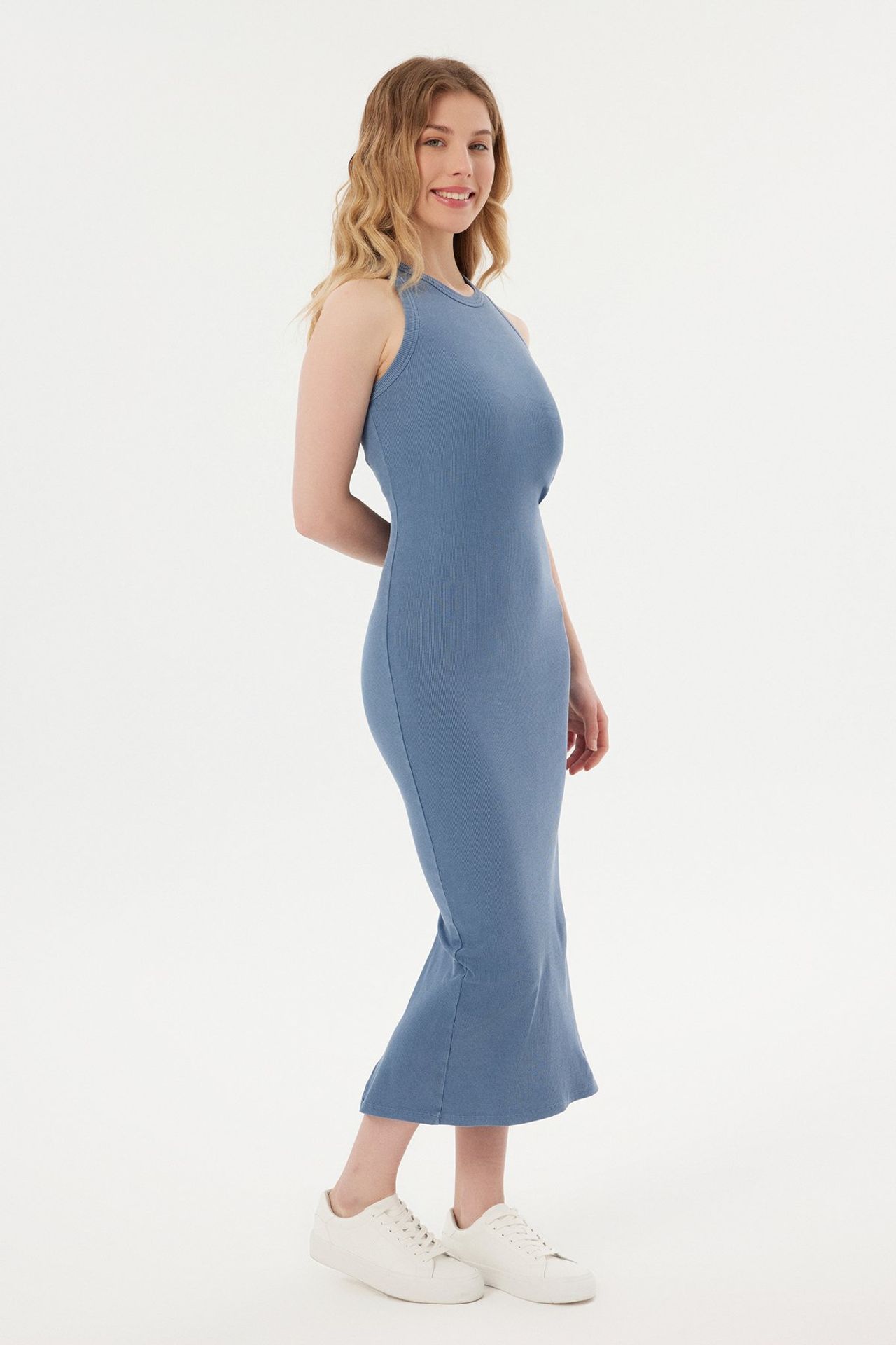 Round Neck Sleeveless Maxi Basic Dress