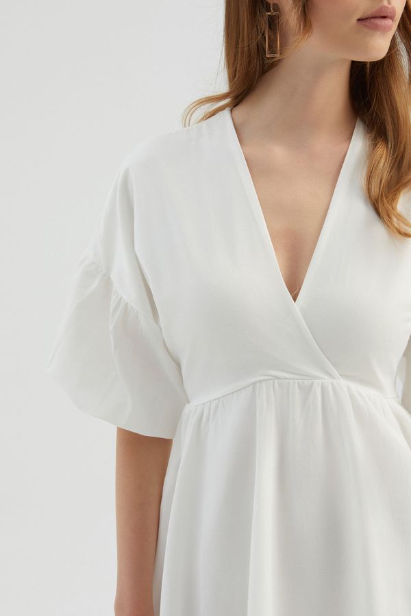 V Neck Puff Sleeves Mini Dress with a Belt Detail 5