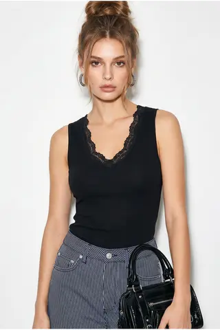 Siyah