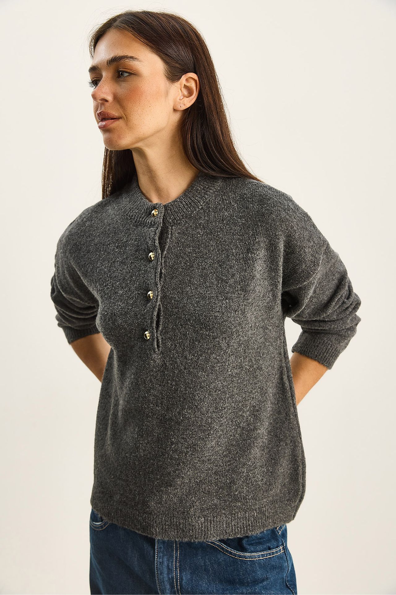 LUCCI Button Collar Knit Sweater 4