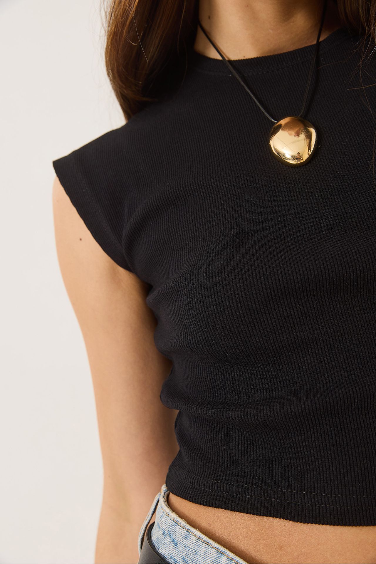 LUCCI Crew Neck Crop T-Shirt 5