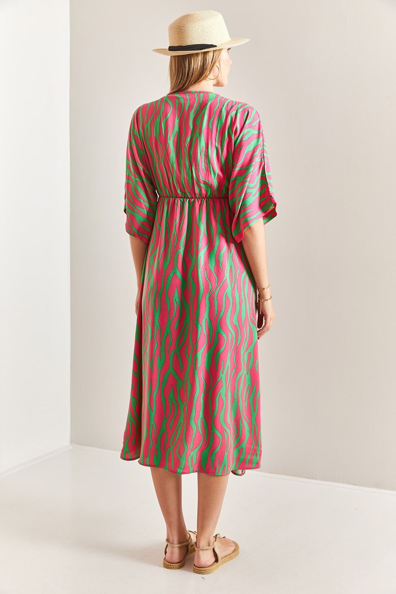 LUCCI Printed V-Neck Midi Dress with Slit 5