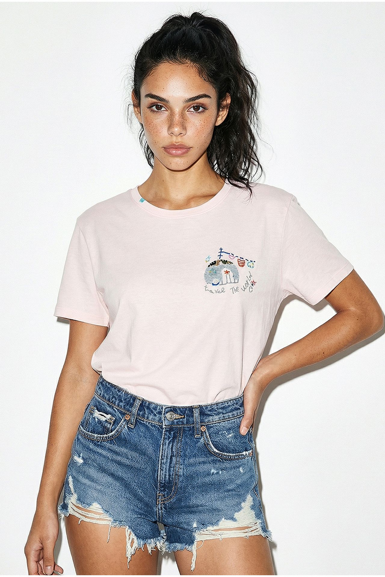 LUCCI Embroidered Crew Neck T-Shirt 4