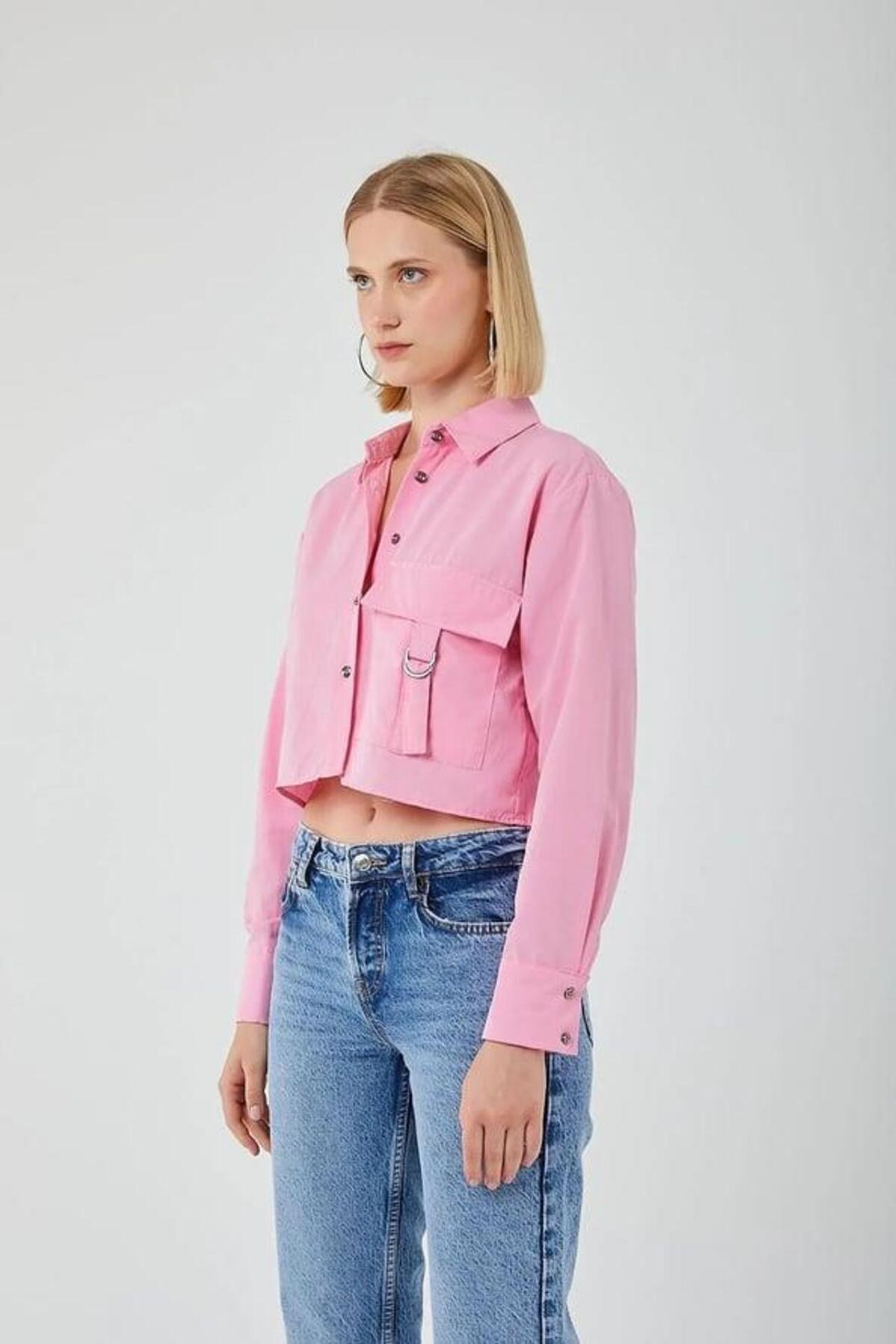 Cropped Poplin Shirt with Pocket Detail 4
