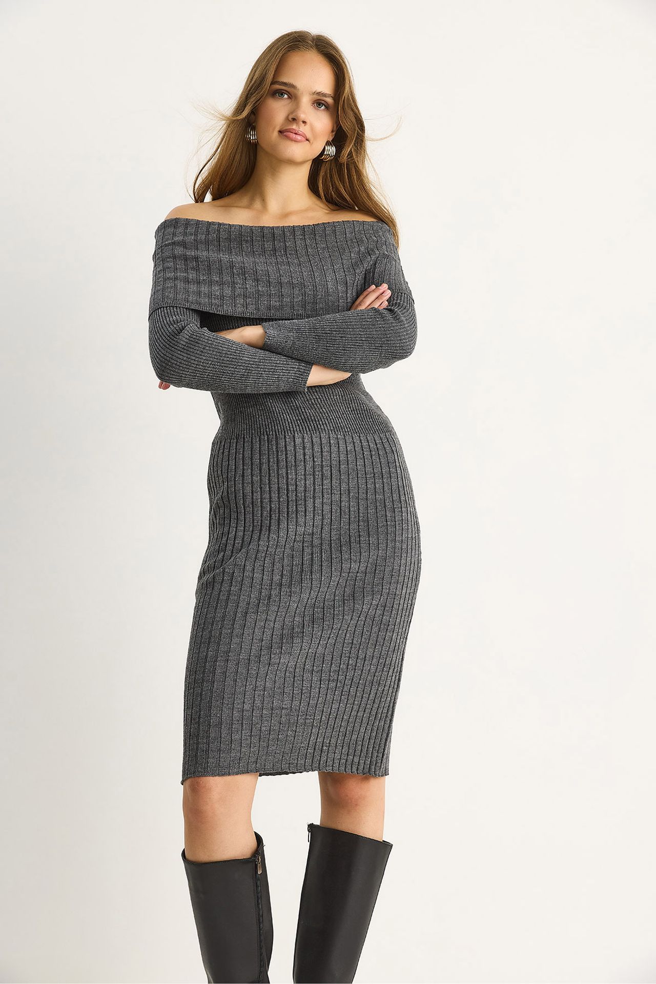 LUCCI Ribbed Midi Dress