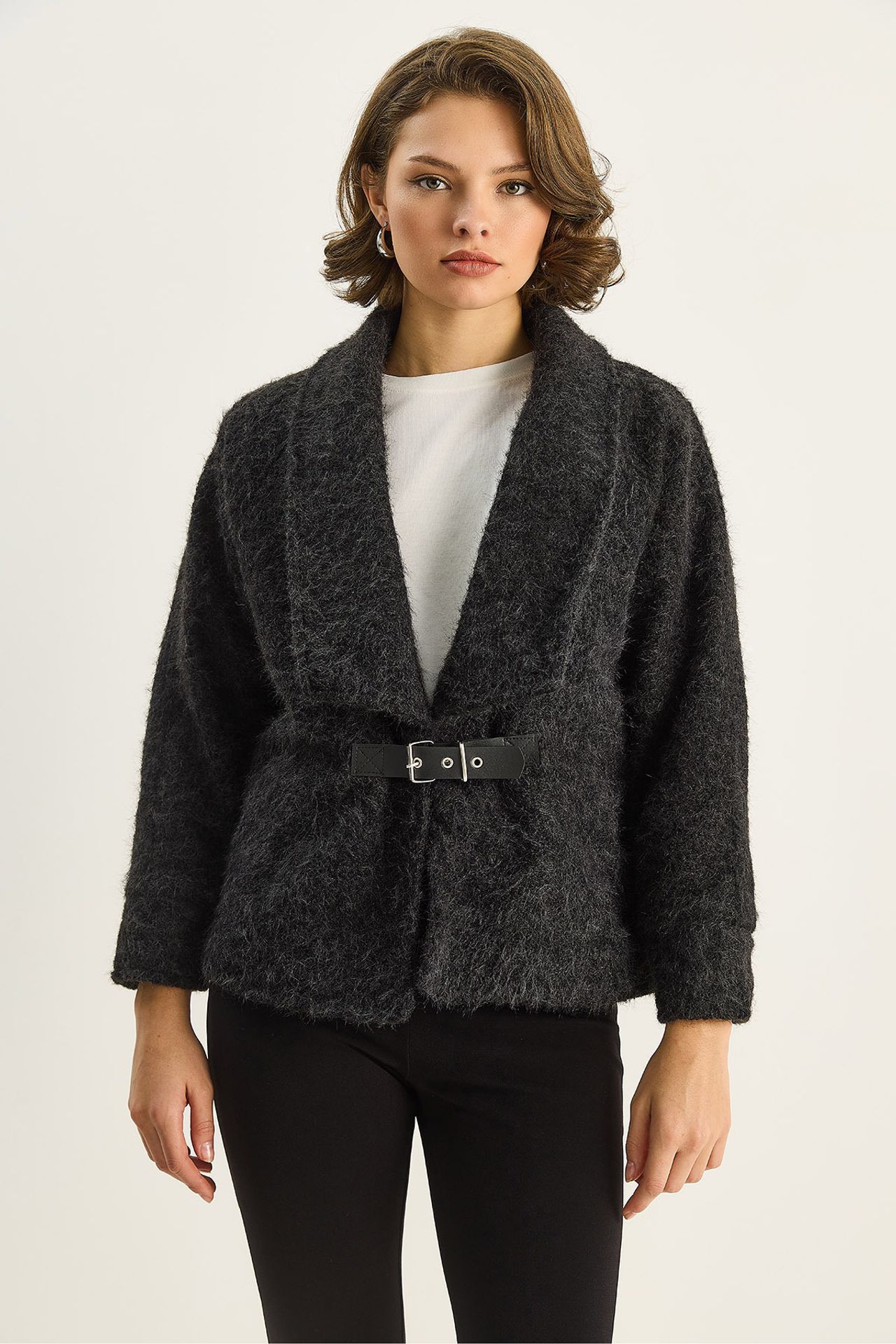 LUCCI Coat with Belt Detail 6
