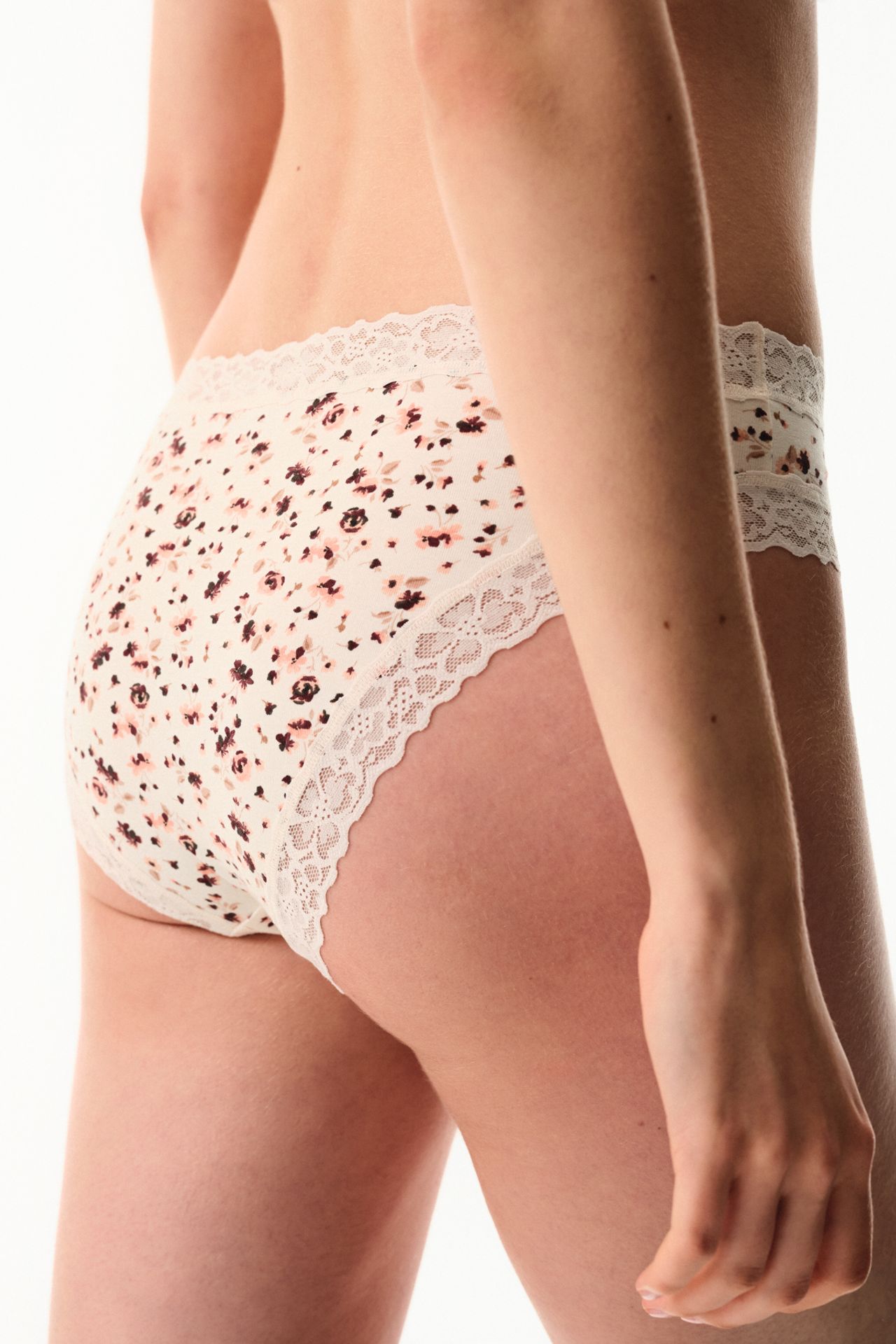 PENTI Relaxed Cotton Floral Slip 2