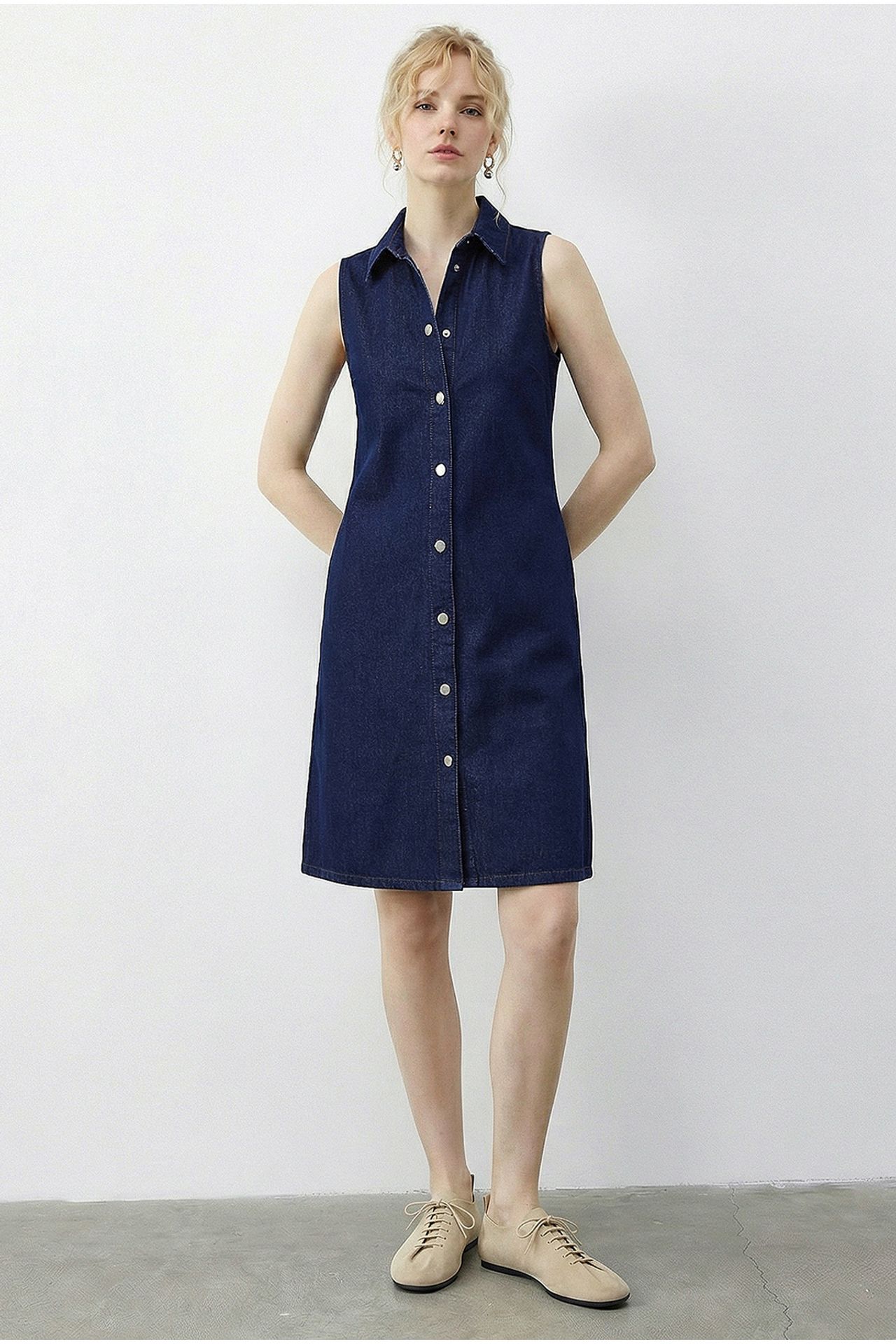 LUCCI Mini Denim Dress with Shirt Collar and Pocket 3