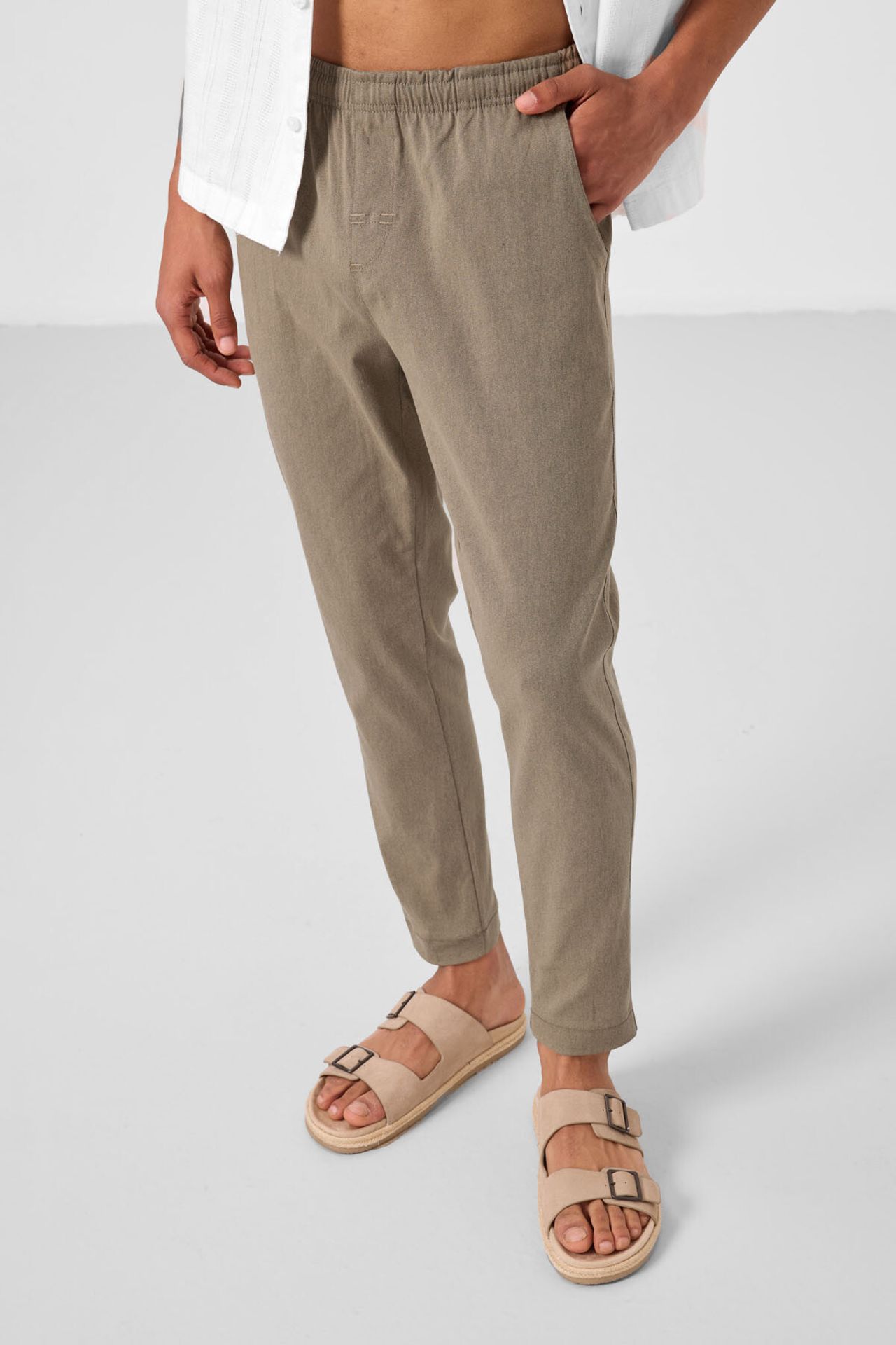 TOMMY Men's Straight-leg Gabardine Chinos 2